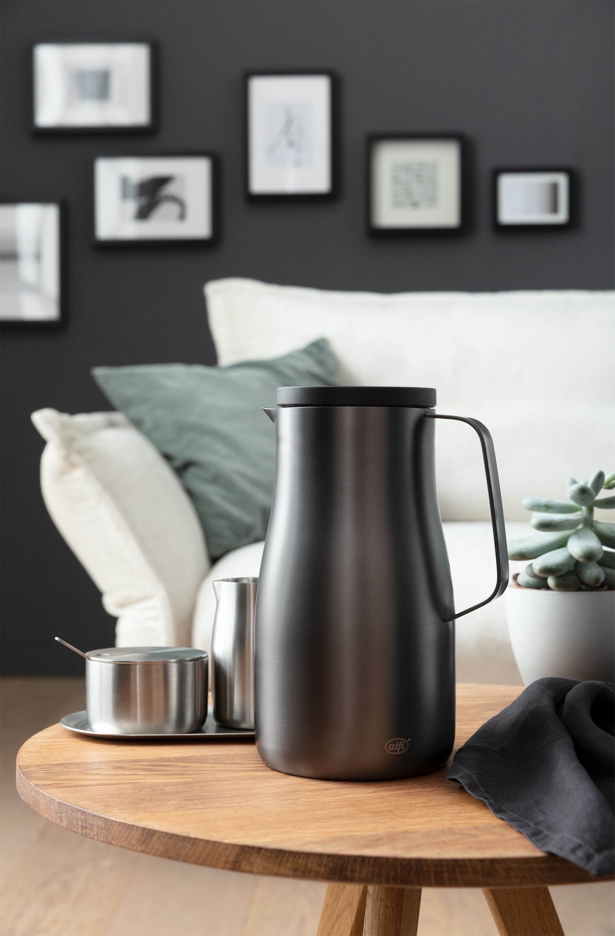 Alfi Isolierkanne »STUDIO, aus doppelwandigem Edelstahl, spülmaschinenfest«, 1 l, (1 St.), 12h heiß & 24h kalt, ergonomischer Griff, große Öffnung