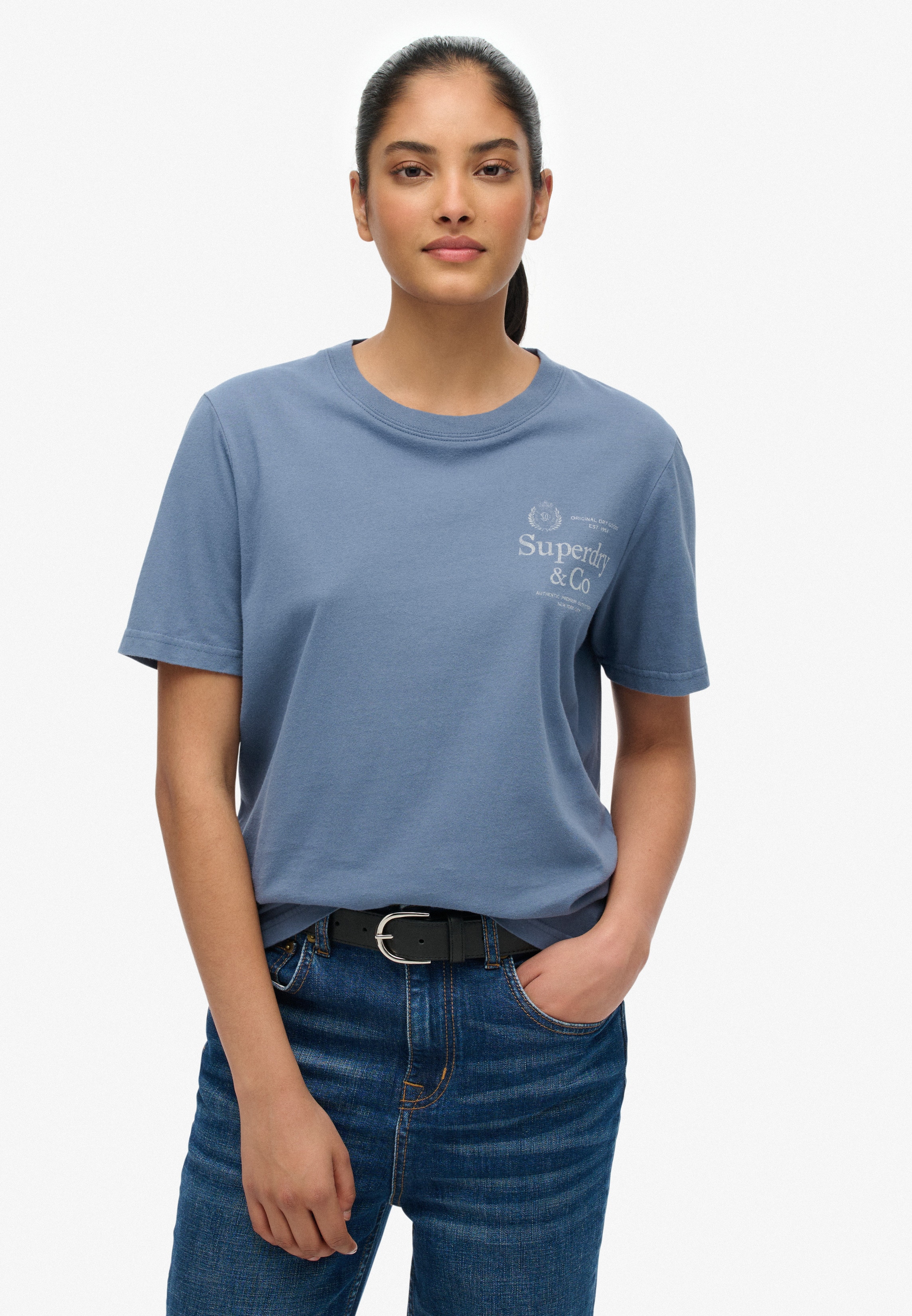 Superdry 1100000002199 "LUXE CASUAL RLXD TEE" aus Baumwolle und Single Jersey, Relaxed Fit, mit Rundhalsausschnitt