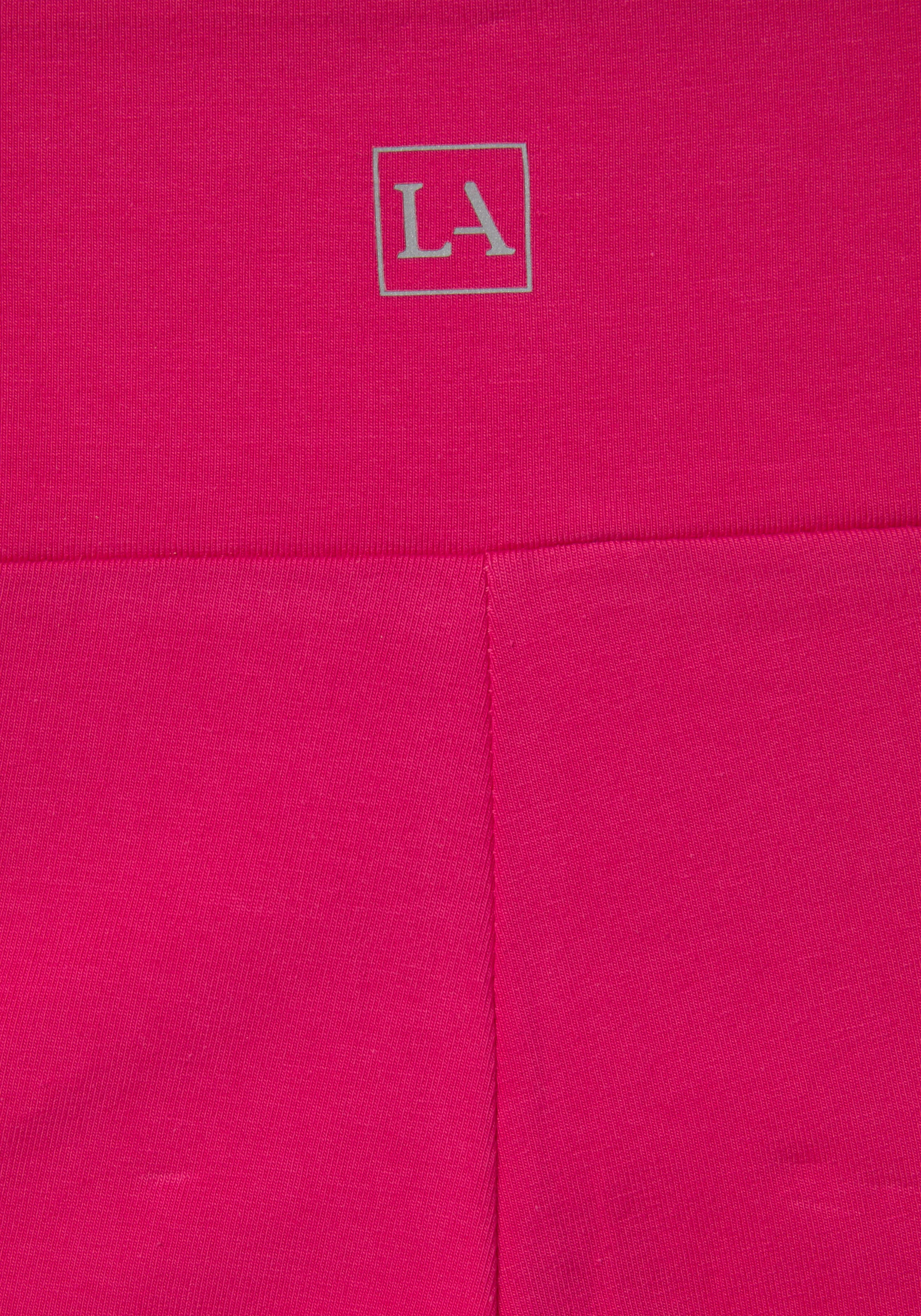 LASCANA Shorts, mit breitem Bündchen und Logodruck, Loungewear