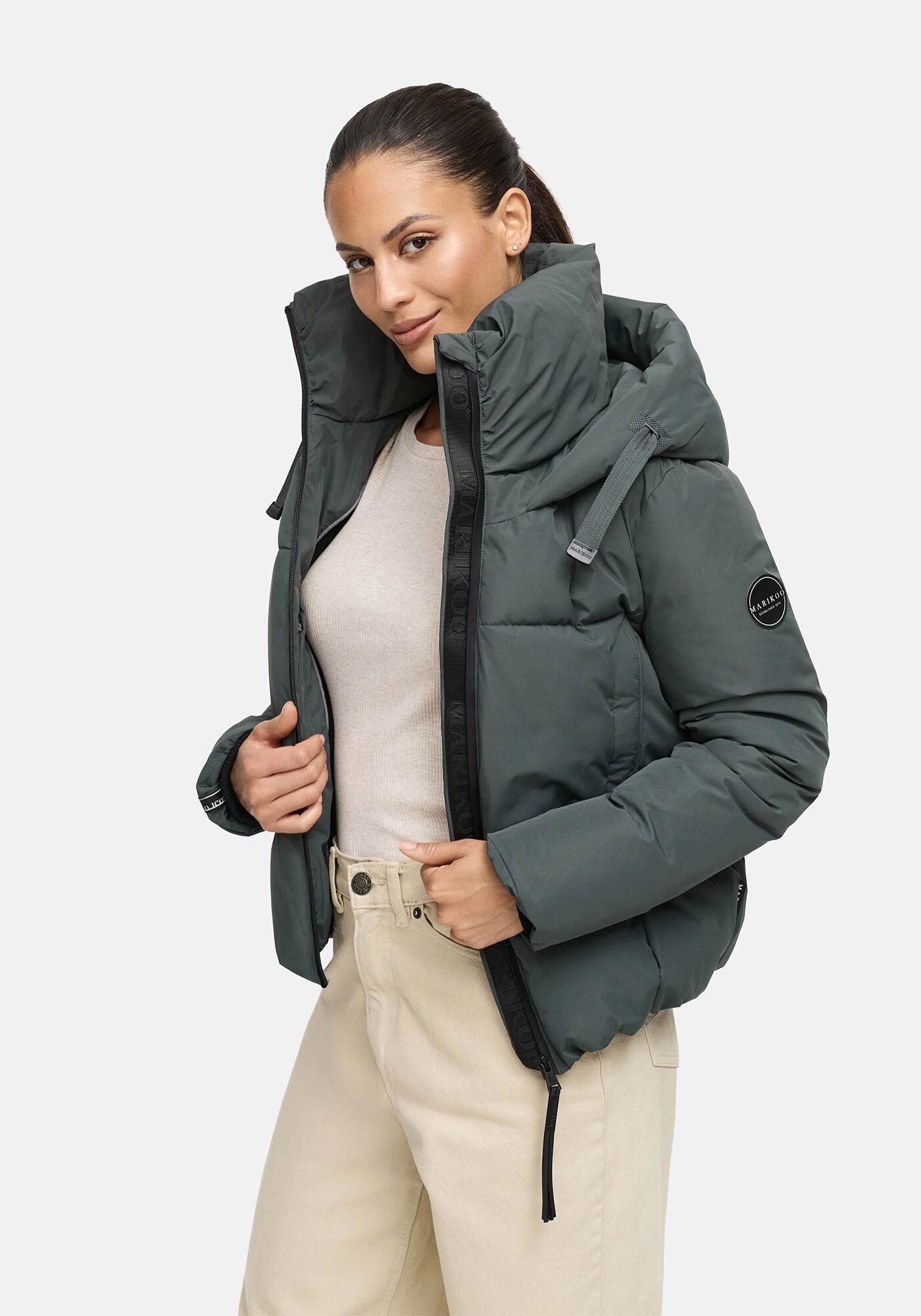 Marikoo Winterjacke »Ninikaa« kurze Winterjacke mit extra hohem Windschutzkragen
