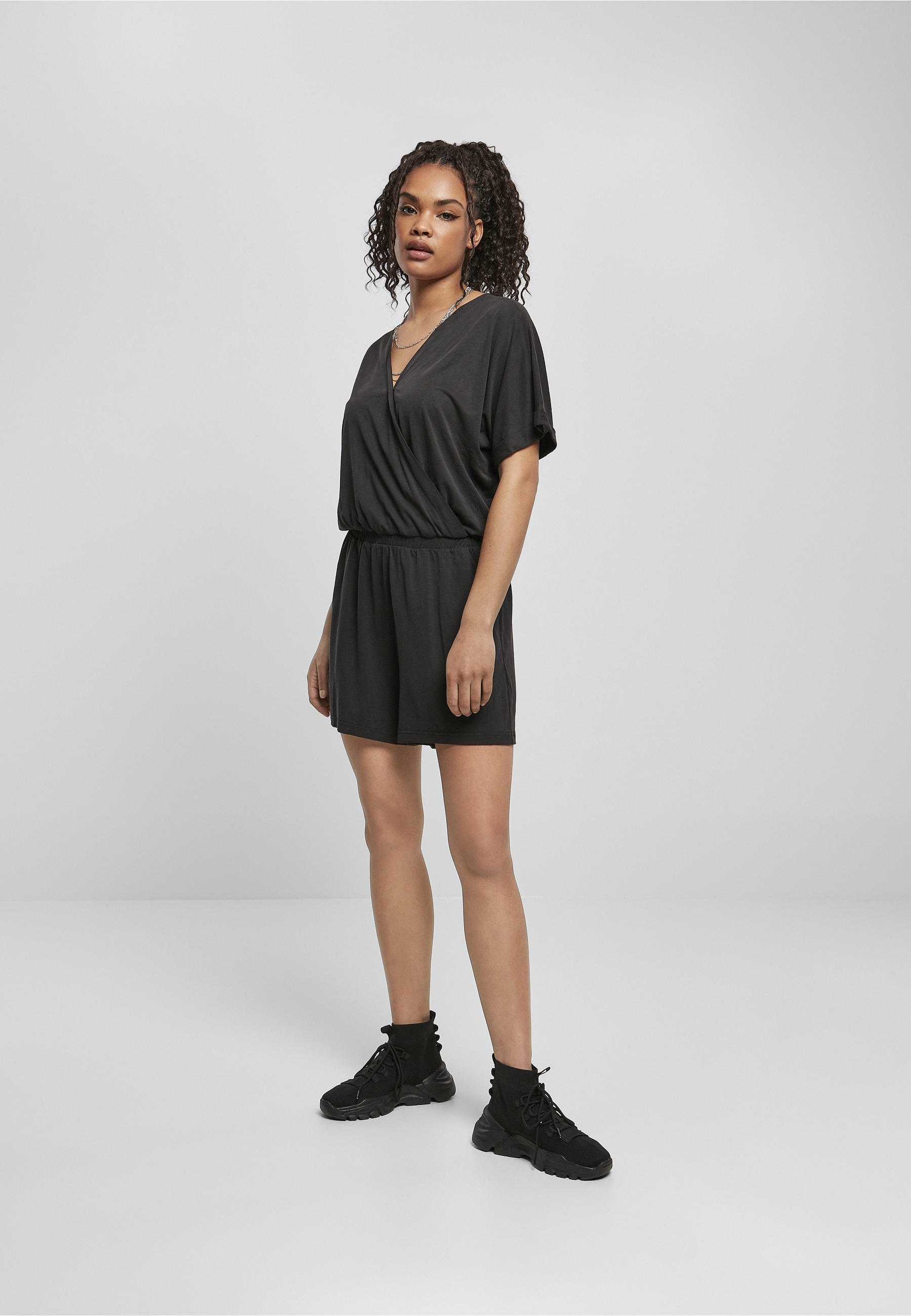 URBAN CLASSICS Jumpsuit »Urban Classics Damen Ladies Short Modal Jumpsuit« 1 Stk.