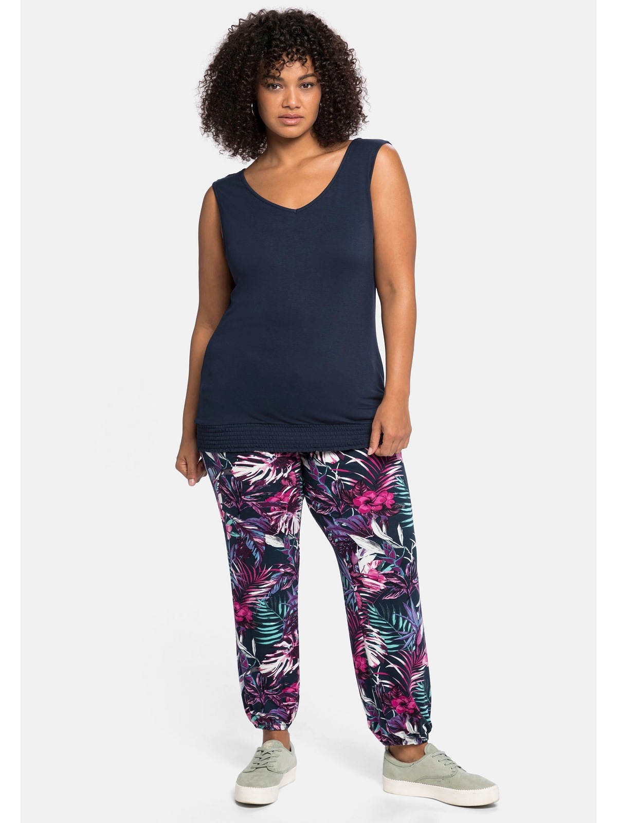 Sheego Schlupfhose »Große Größen«, im Joggpants-Stil, mit Alloverprint