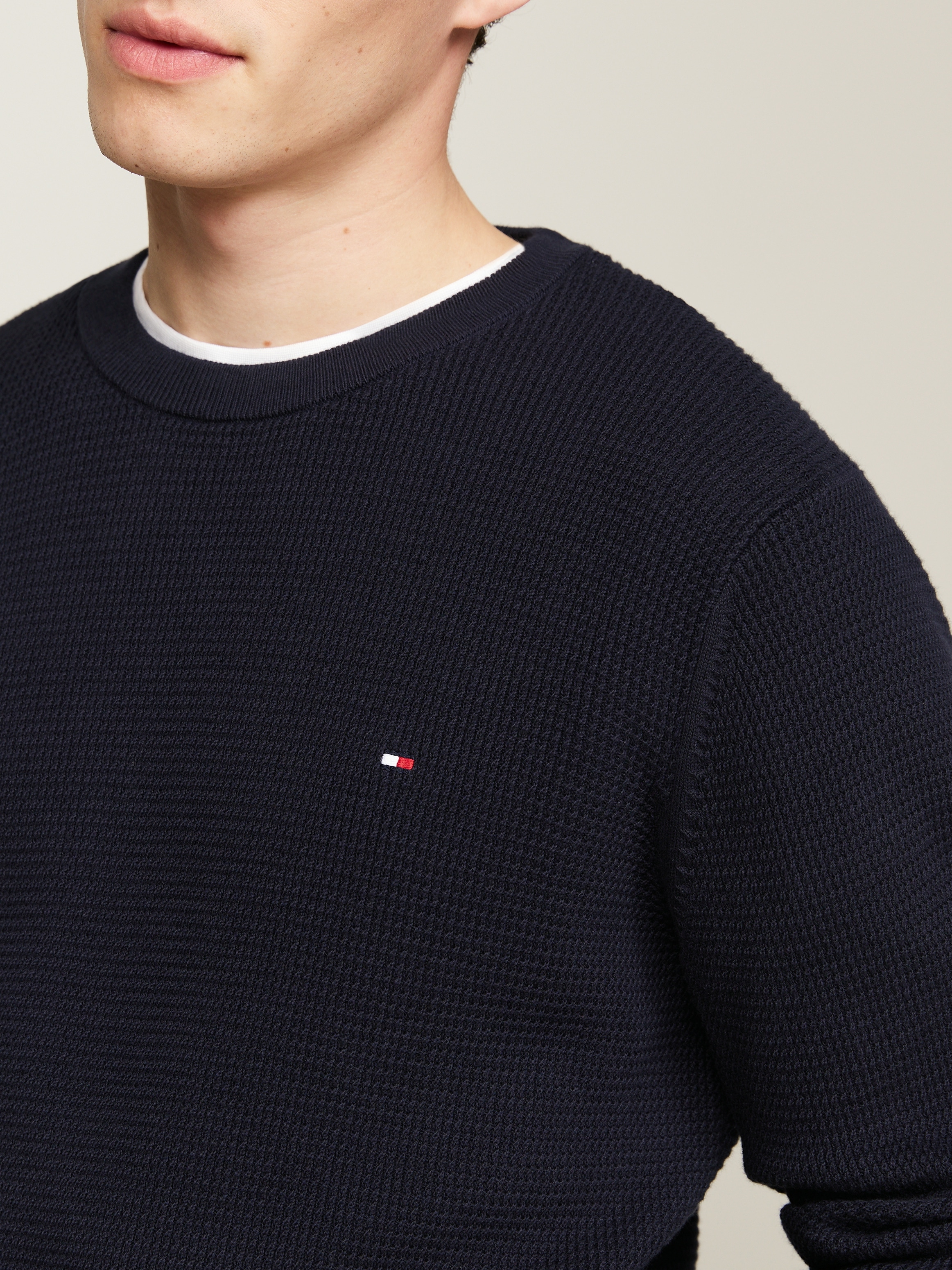 Tommy Hilfiger Rundhalspullover "REFINED STRUCTURE CREW NK", mit feiner Struktur