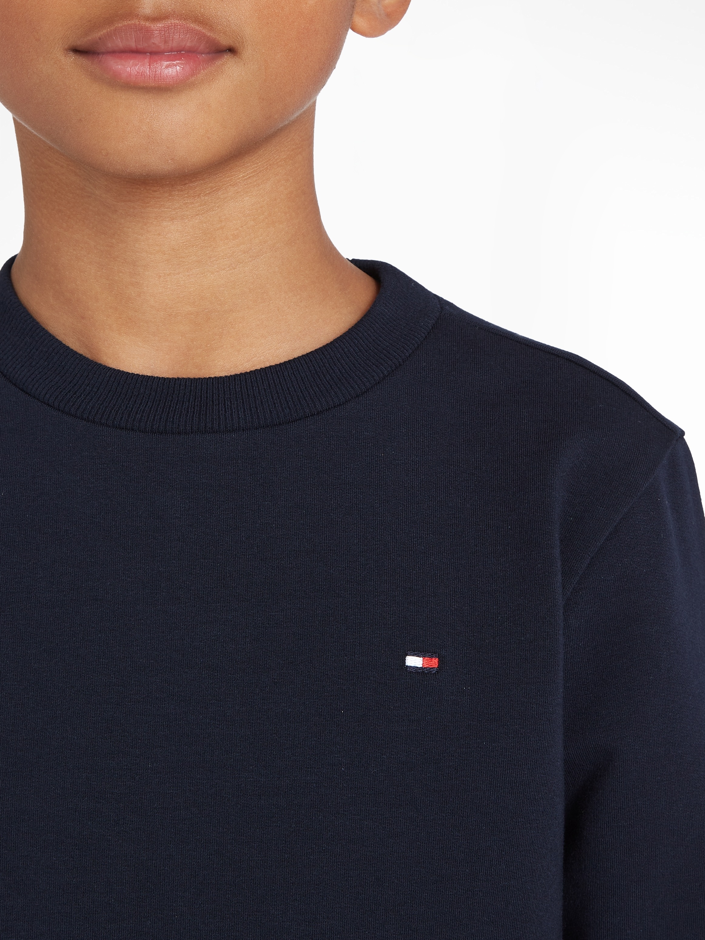 Tommy Hilfiger Sweatshirt »SOLID SWEATSHIRT«, mit Tommy Hilfger Logo-Flag |  BAUR