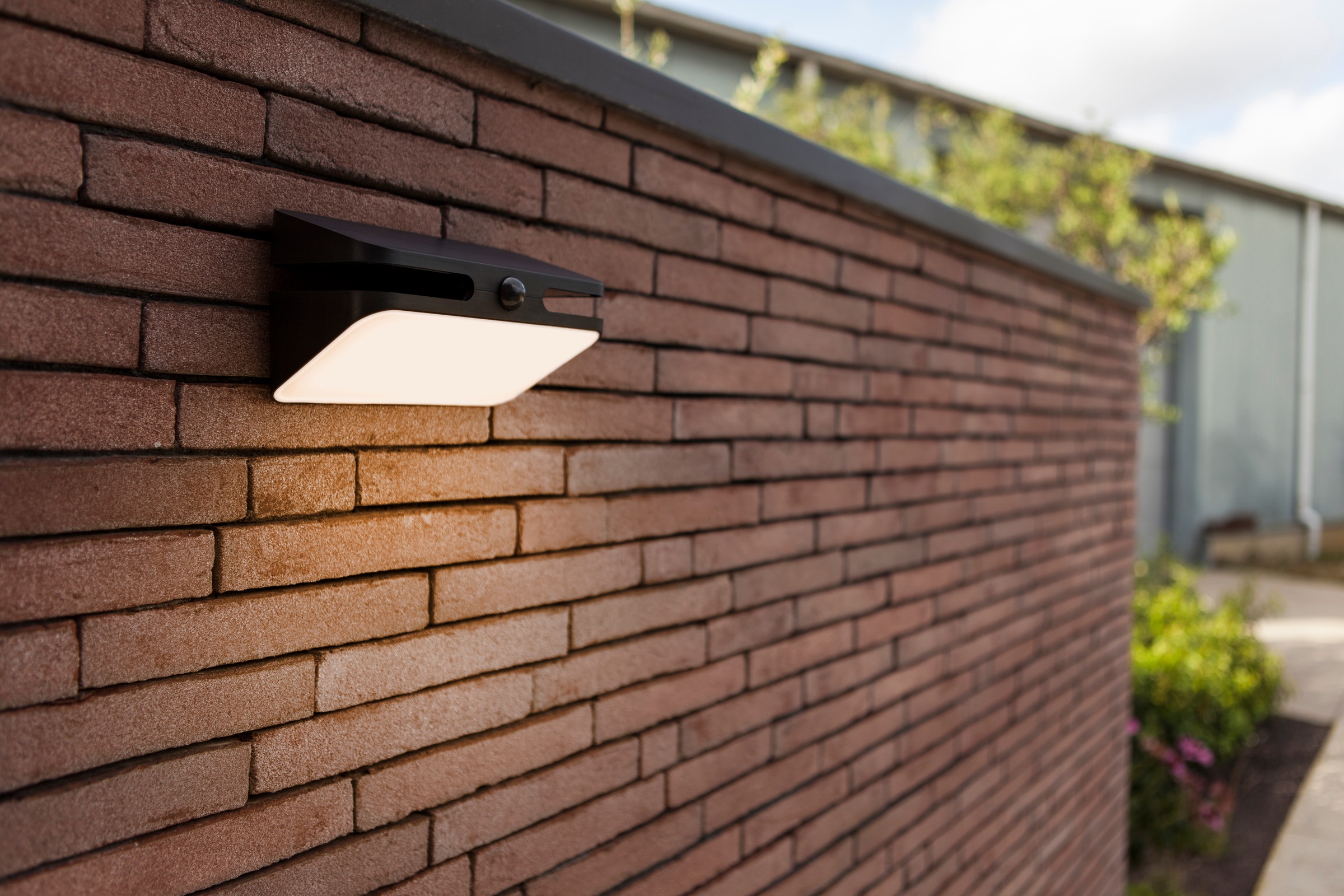 LUTEC LED Solarleuchte »LED-Solar-Aussenwandl. mit BWM AERO«, 1 flammig, Leuchtmittel LED-Board | LED fest integriert, Bewegungsmelder