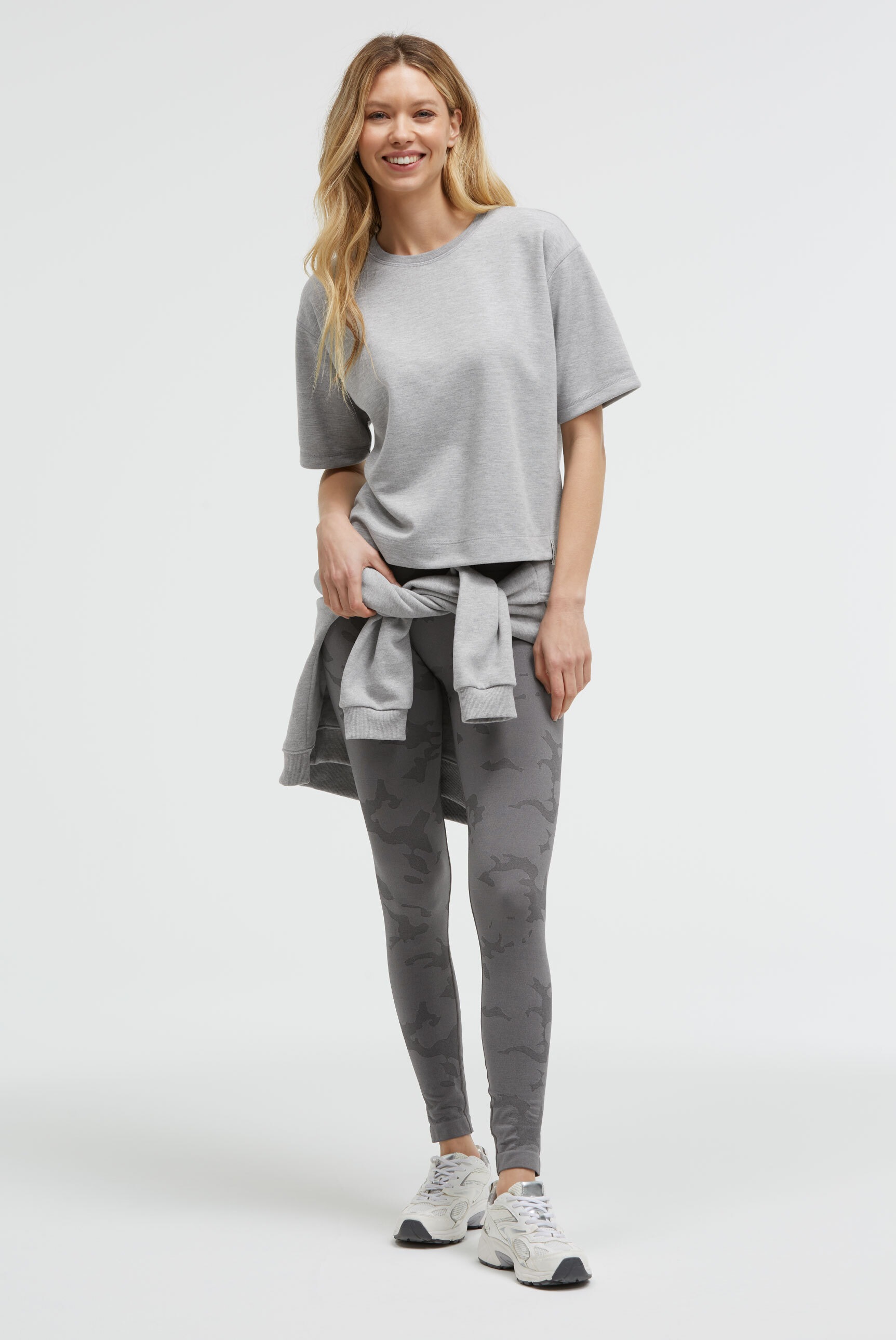 SENSES.THE LABEL Sweater , mit abgerundeten Saum
