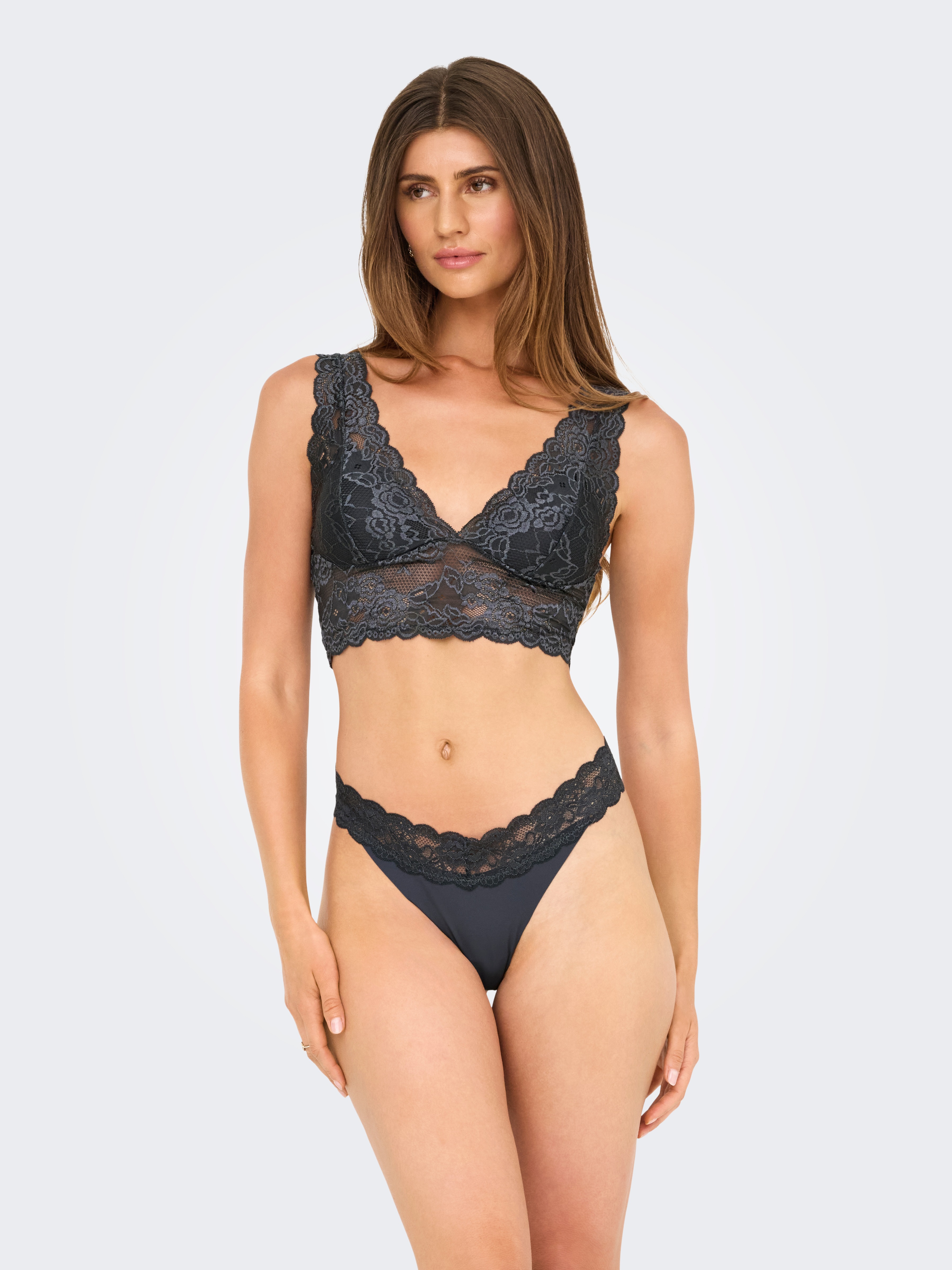 Thumbnail - ONLY Spitzentop "ONLCHLOE – Spitzen-Bra mit gepolsterten Cups und Stretch" regular fit, feminin, Spitze, Kunstfaser, V-A...