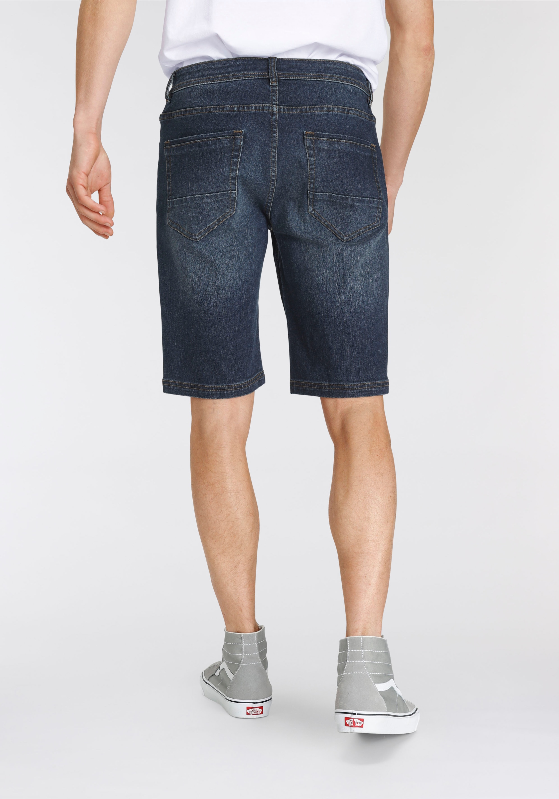 AJC Shorts, im 5-Pocket-Stil