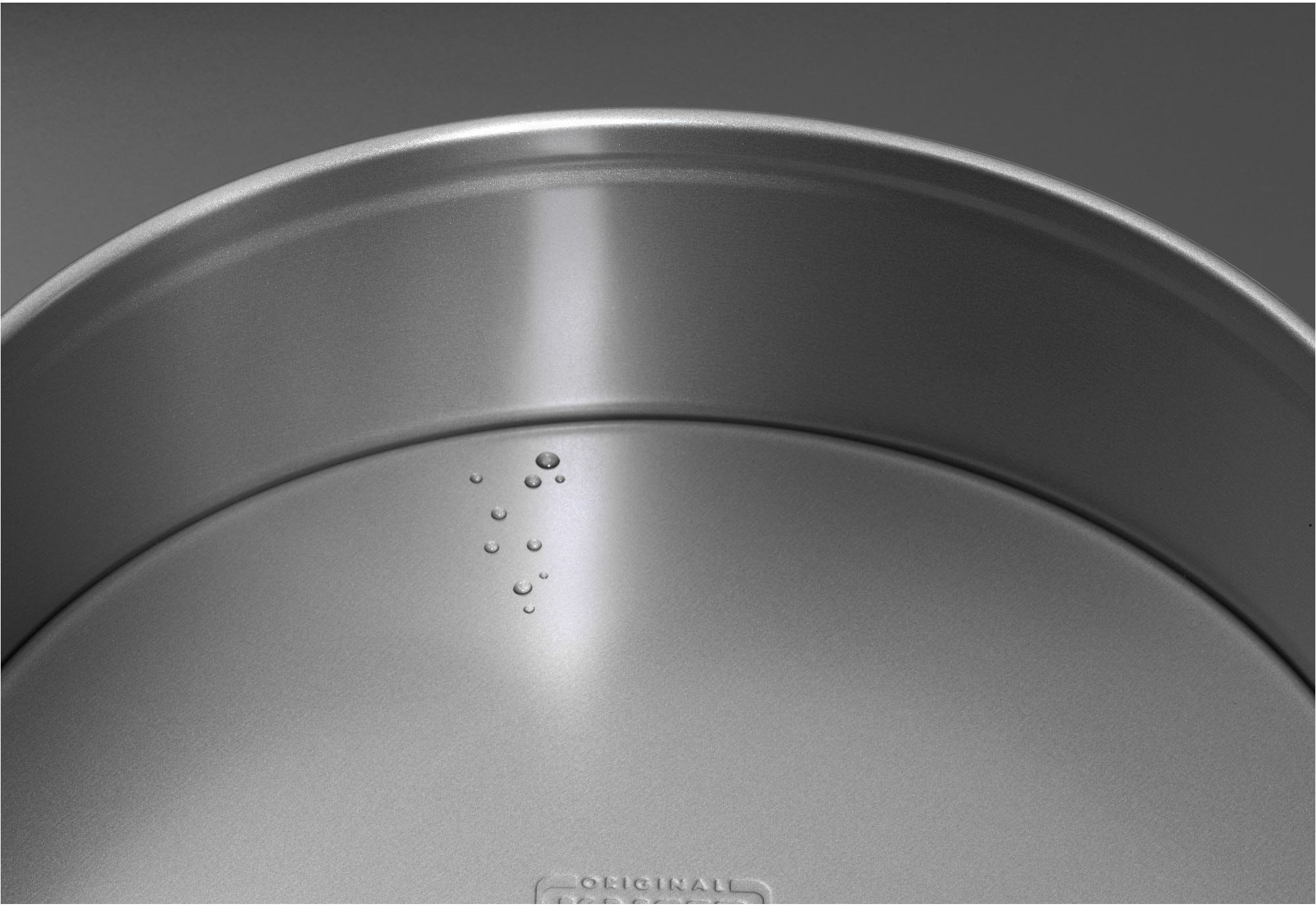 Kaiser Backformen Springform »Inspiration Springform Ø 26 cm, runde Kuchenform mit Flachboden«, auslaufsicher, sehr gute Antihaftbeschichtung, Made in Germany