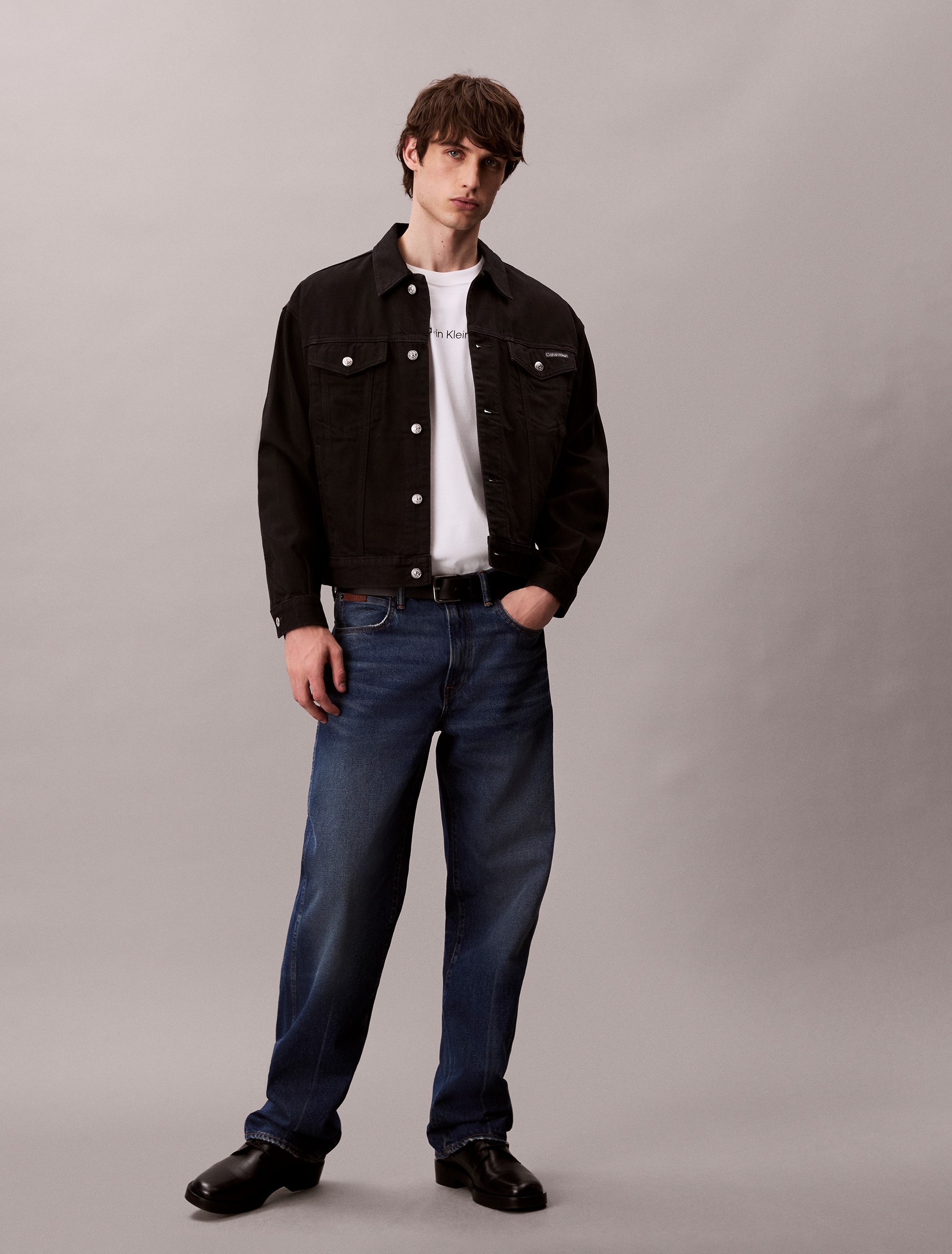 Calvin Klein Langarmshirt »LS RLXD STANDARD LOGO CREWNK TEE«, Rundhalsausschnitt, relaxed fit