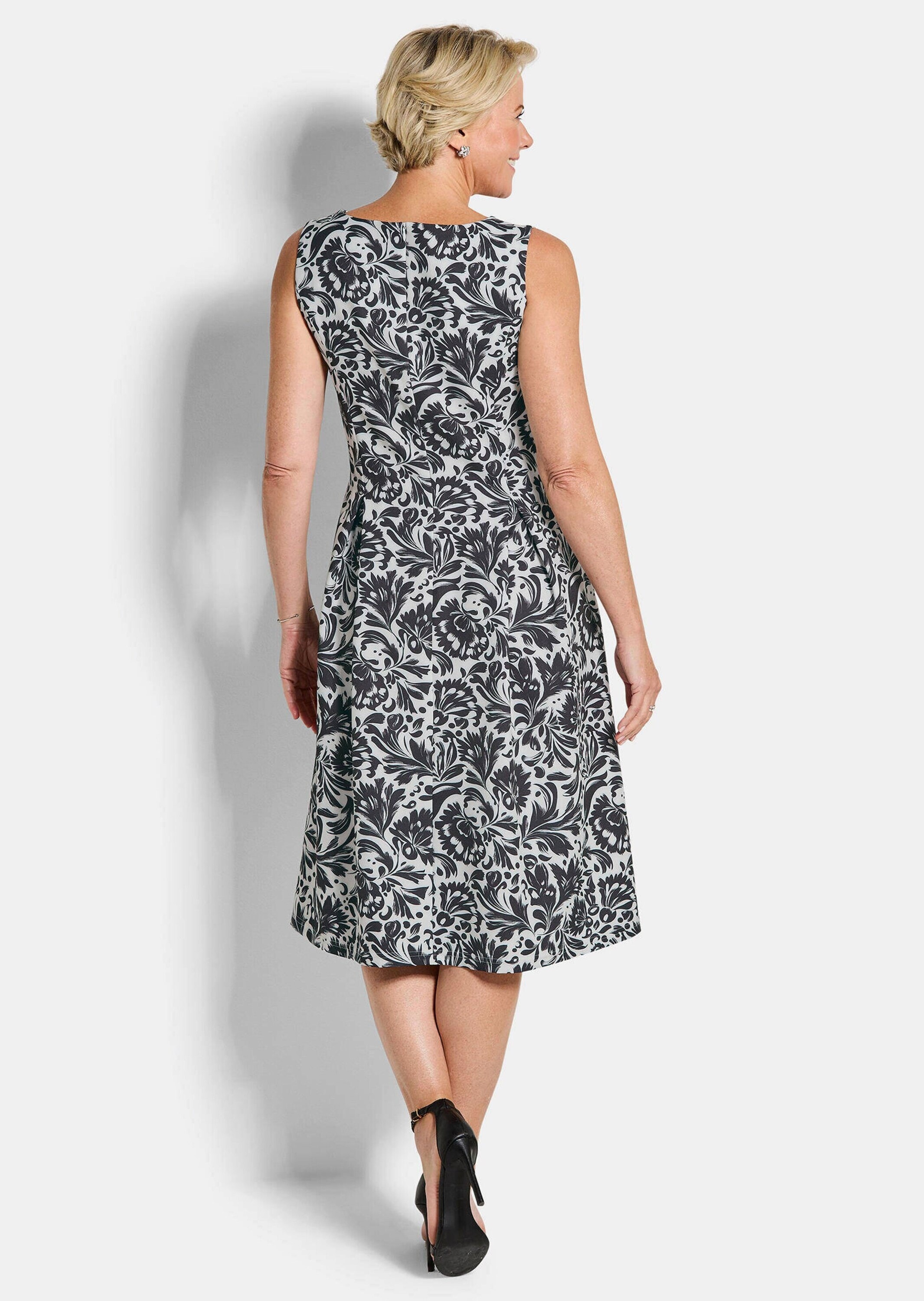 GOLDNER Sommerkleid »Kurzgröße Elegantes Jerseykleid mit Faltenrock« Eingrifftaschen Nahttaschen an der Seite