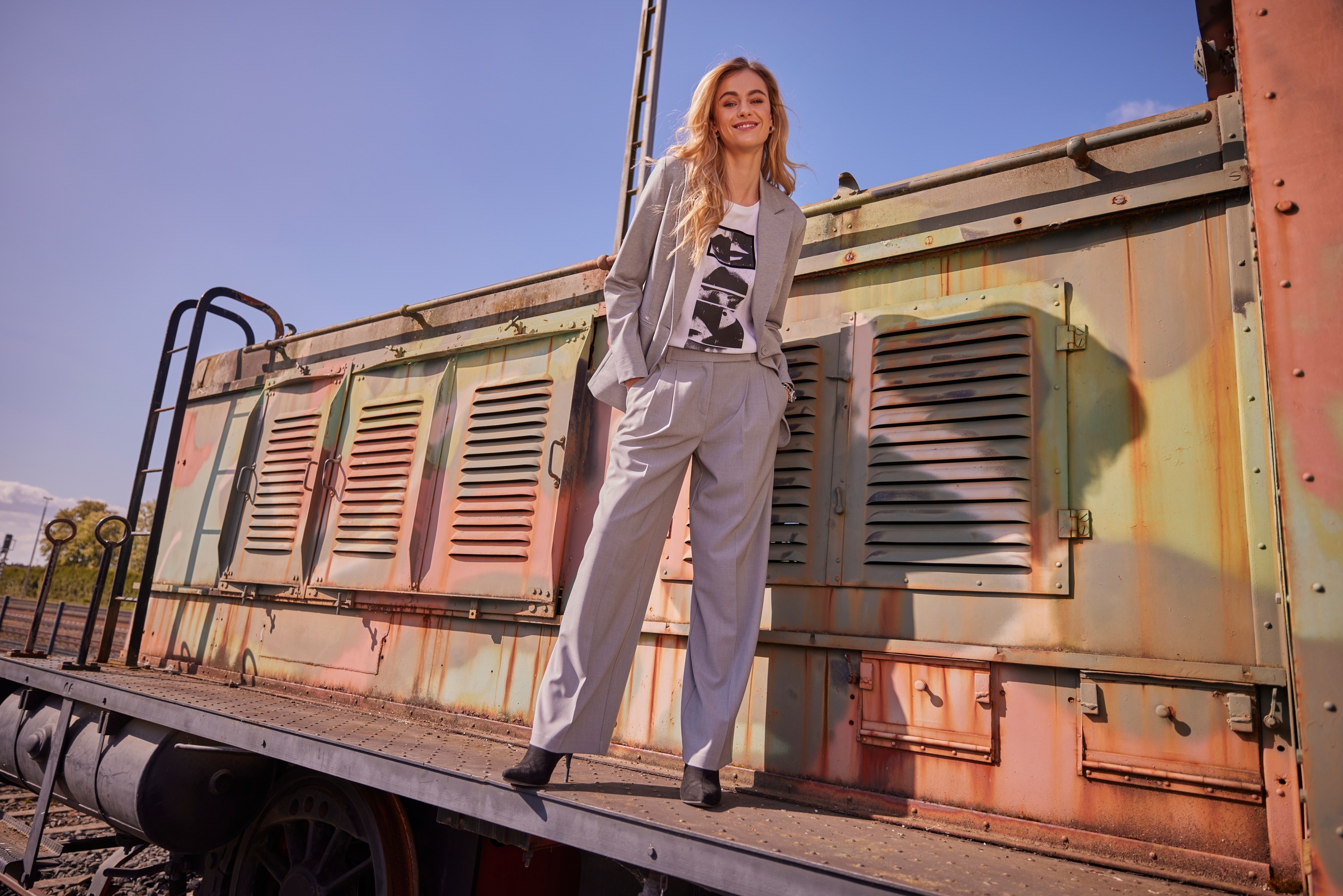 Aniston CASUAL Anzughose, mit Bundfalten - NEUE KOLLEKTION