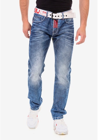 Cipo & Baxx Straight-Jeans, mit trendigen Ziernähten kaufen