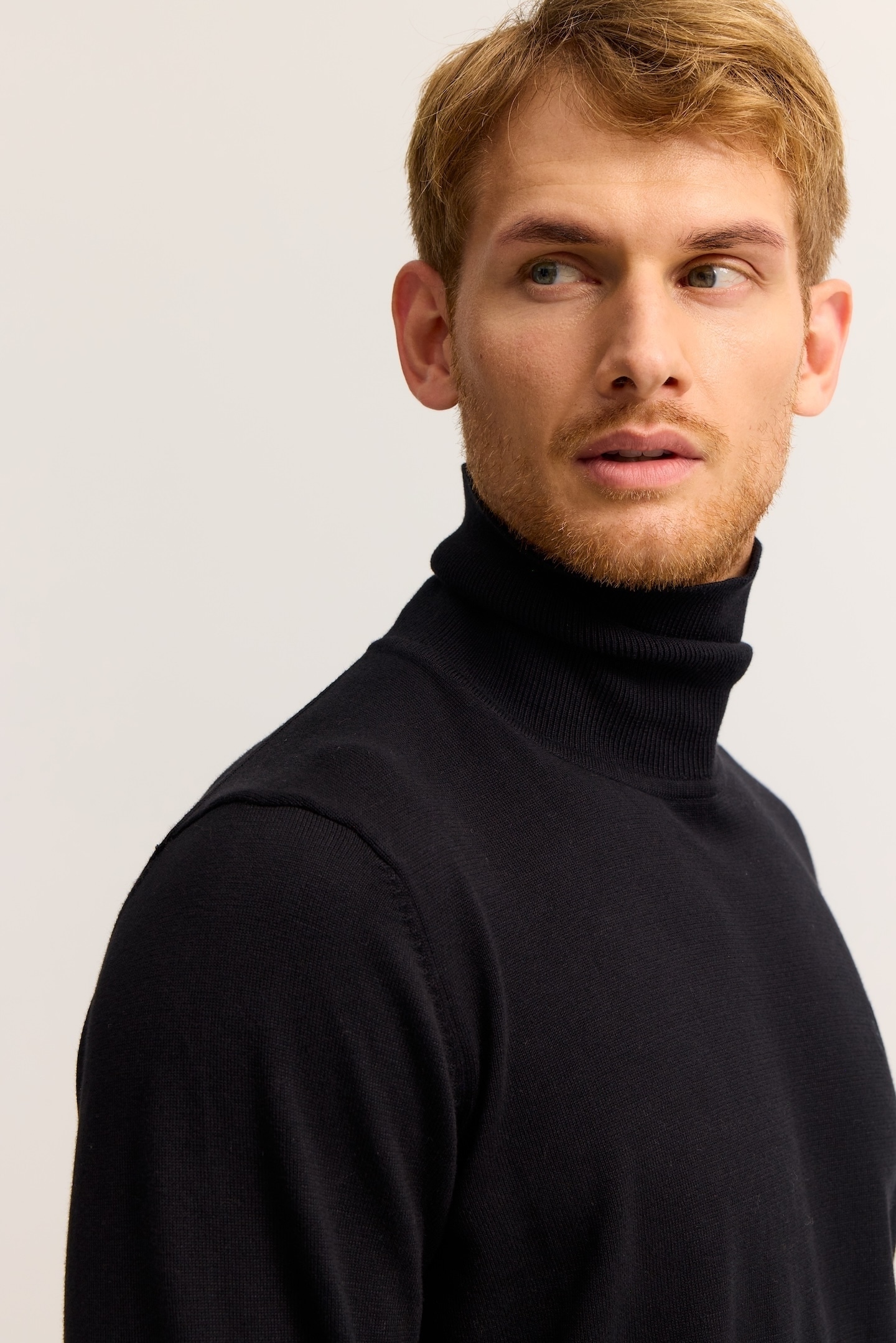 bugatti Rollkragenpullover »Regular Fit« aus reiner Baumwolle