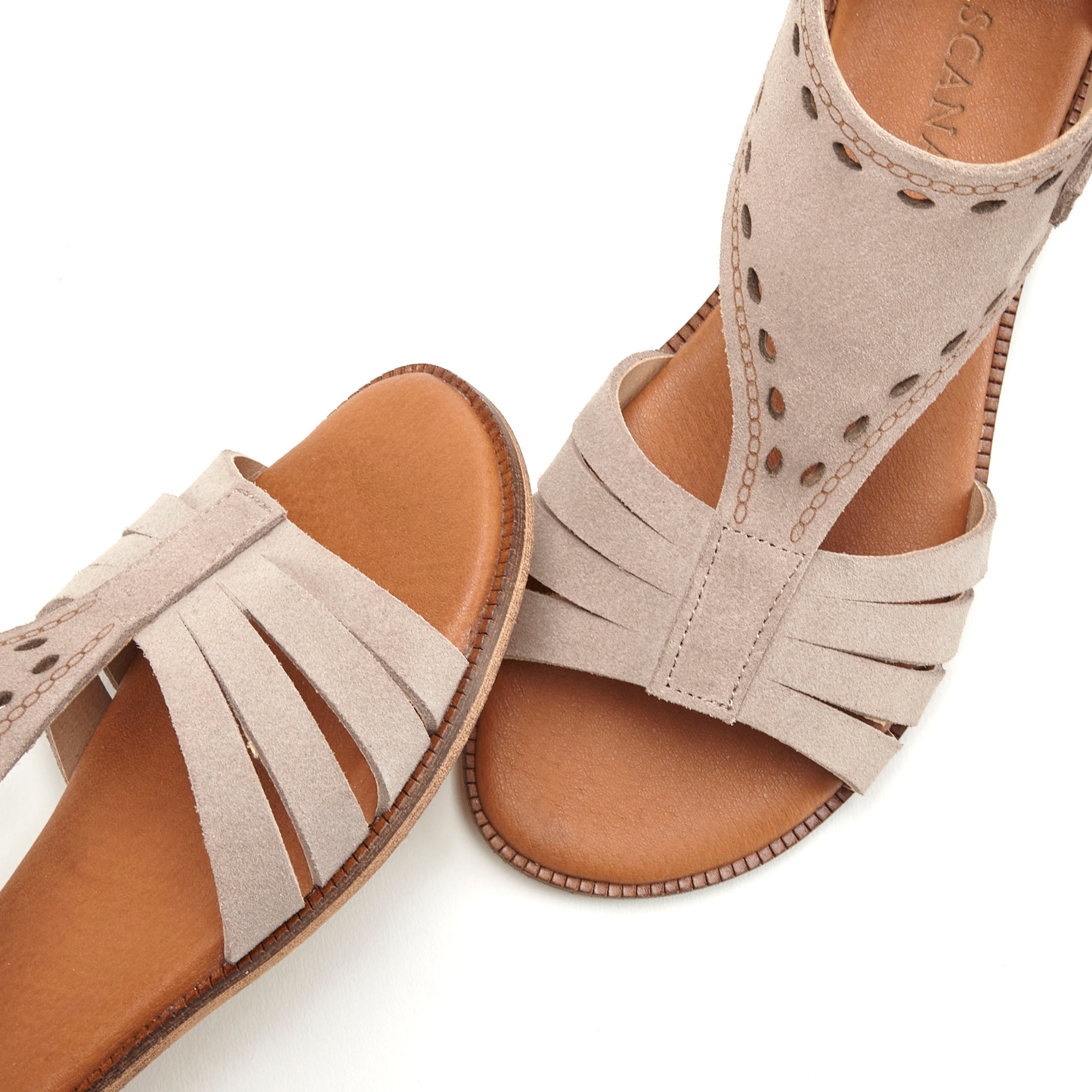 LASCANA Sandale, Sandalette, Sommerschuh aus hochwertigem Leder mit kleinen Cut-Outs