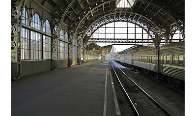 Fototapete »Leerer Bahnhof«