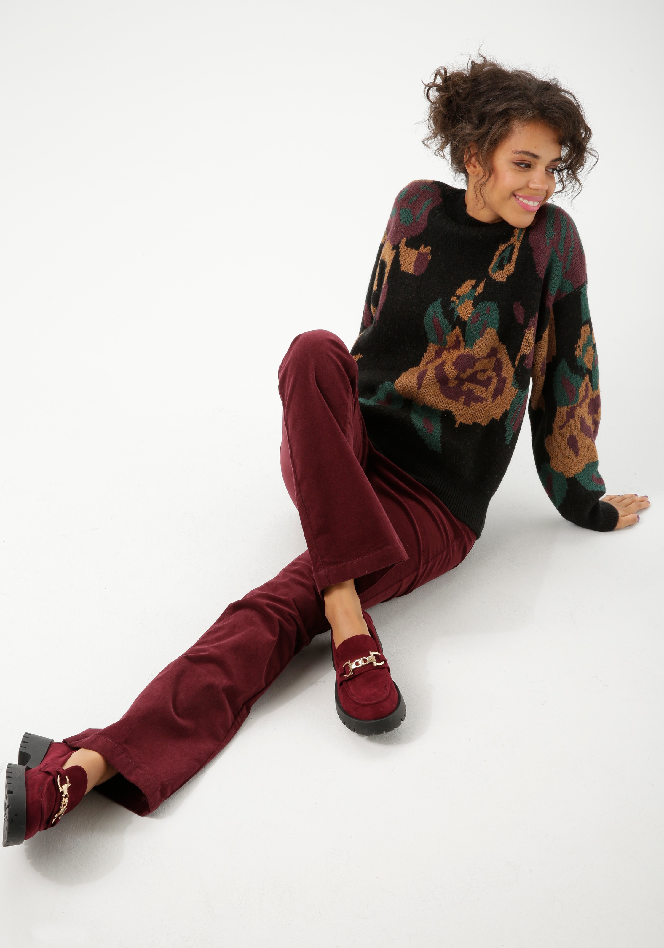 Aniston CASUAL Strickpullover, mit großflächigen, eingestrickten Blüten - NEUE KOLLEKTION