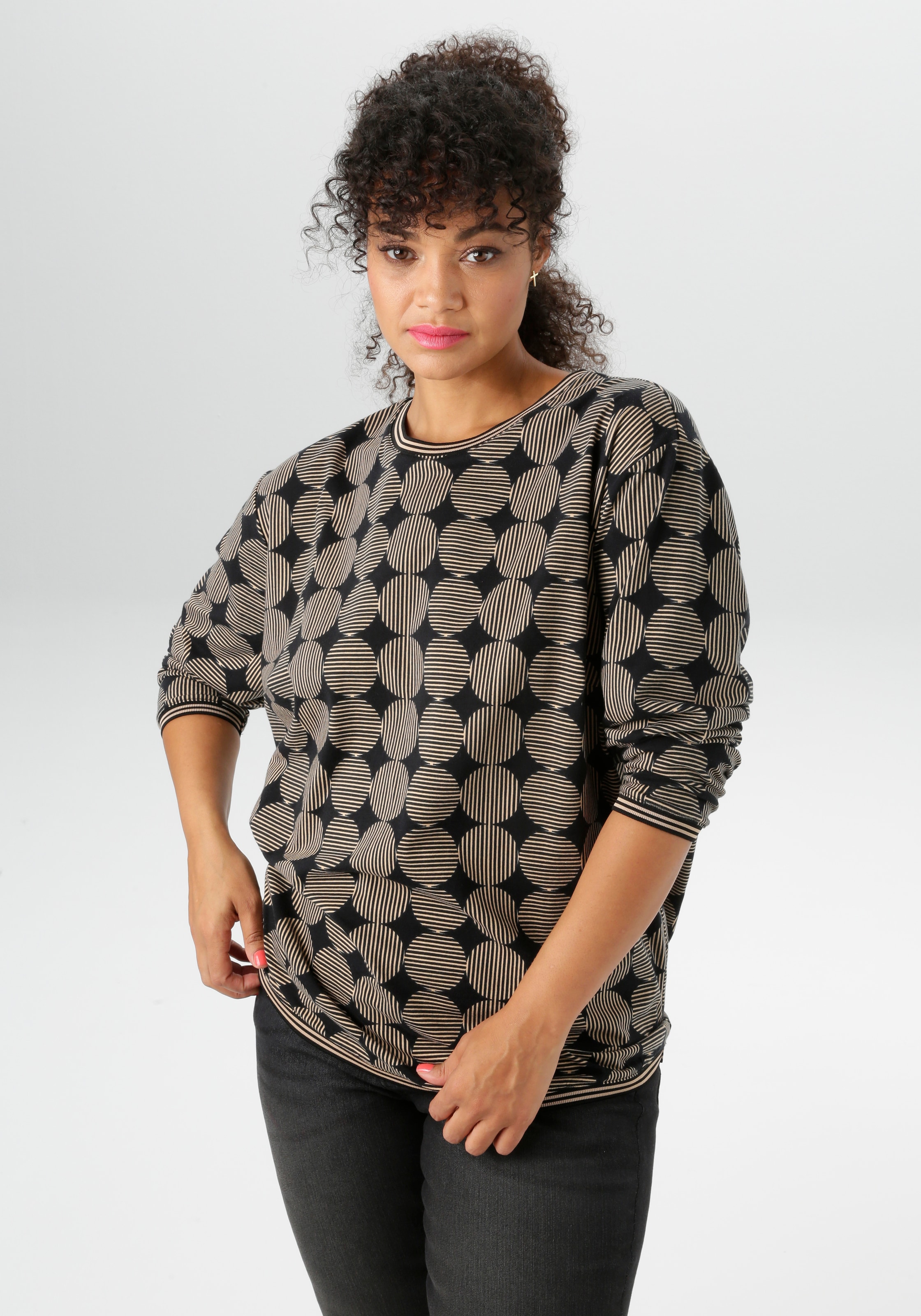 Aniston PLUS Sweatshirt, mit großflächigem, Pünktchendruck - NEUE KOLLEKTIO günstig online kaufen