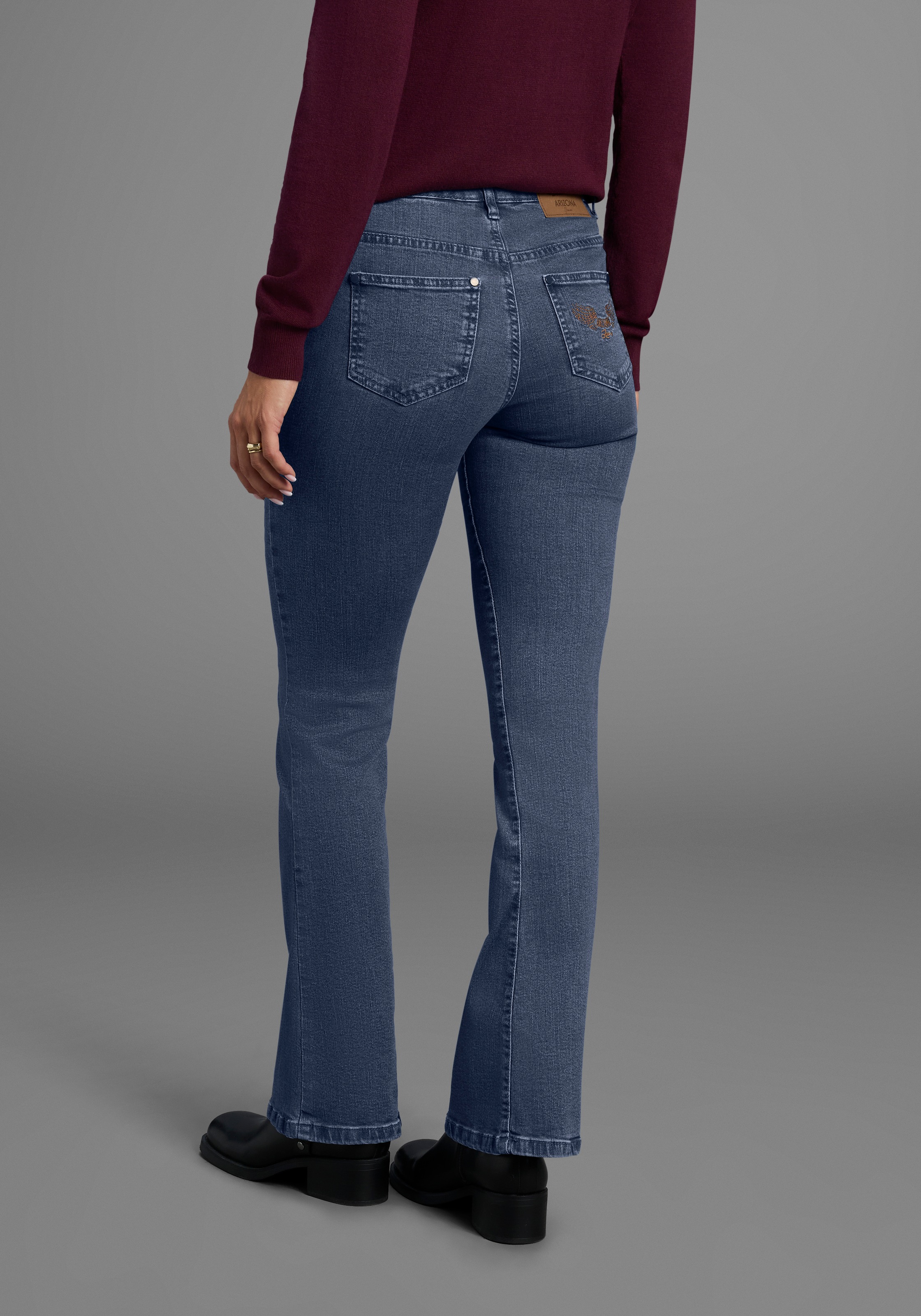 Arizona Bootcut-Jeans "Comfort-Fit" ausgestellte Beinform, mit Eingrifftasc günstig online kaufen