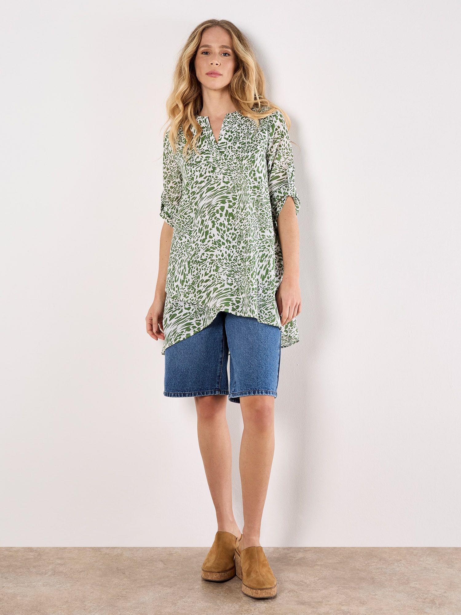 Apricot Blusentop "Lagenshirt" mit Animalprint und Krempelärmeln