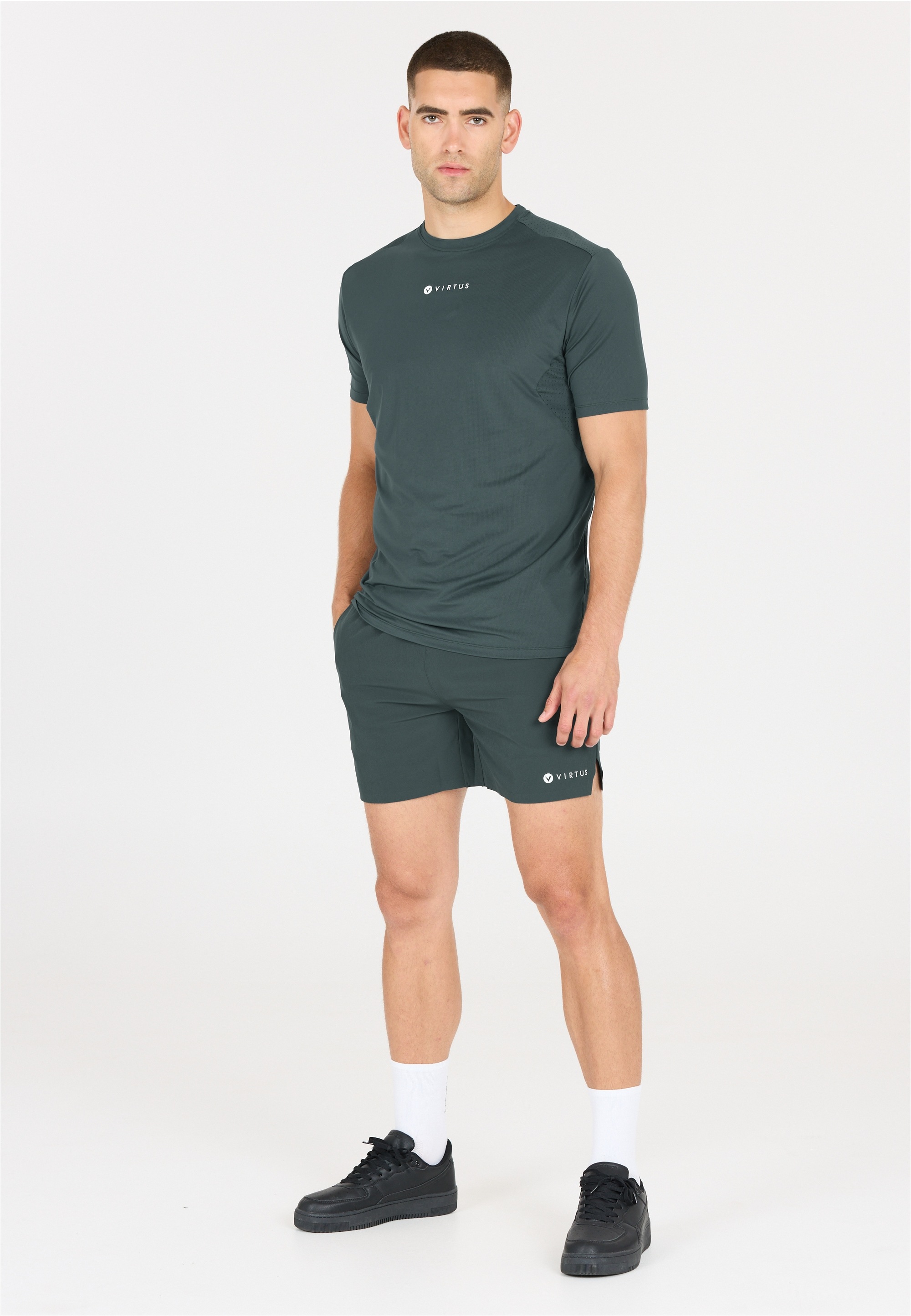 Virtus Shorts »Berk«, mit Quick-Dry-Funktion