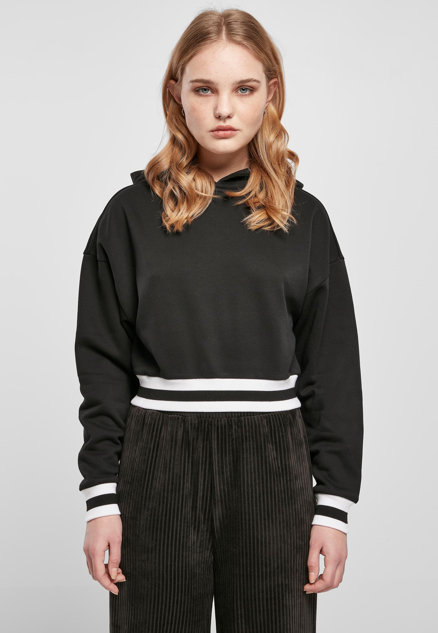 URBAN CLASSICS Kapuzenpullover »Urban Classics Damen Ladies Short College Hoody«, (1 tlg.)