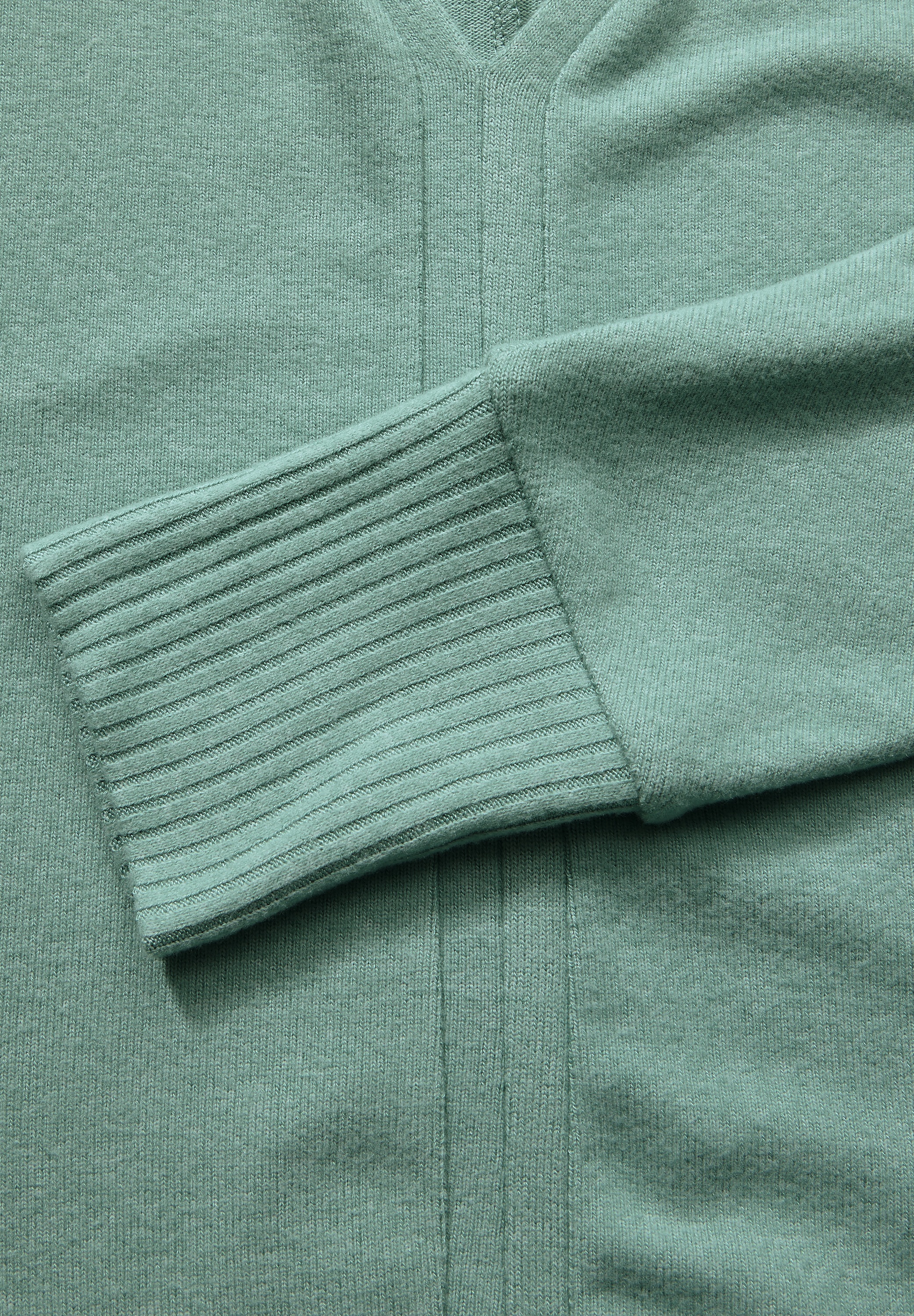 STREET ONE Langarmshirt, mit V-Ausschnitt