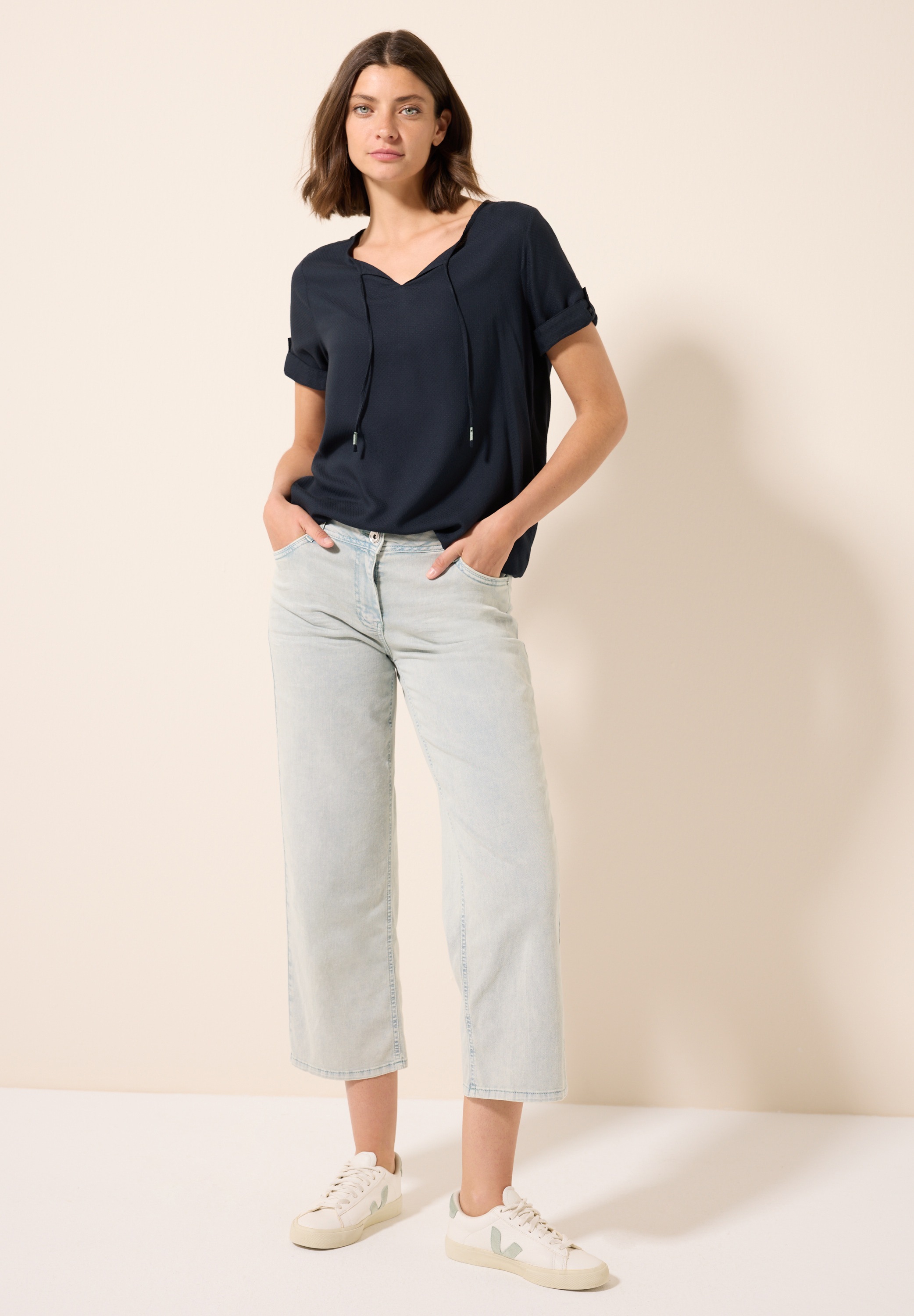 Kurzarmbluse CECIL, Damen, Gr. S (38), blau (universal blau), Stoff, 100% Viskose, unifarben, klassisch normal, Rundhals, Bündchen, Blusen, mit Elastiksaum 2