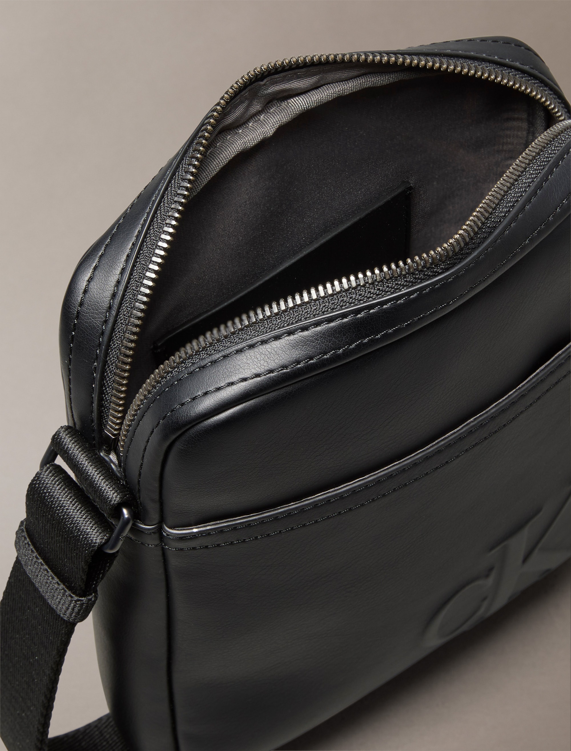 Calvin Klein Umhängetasche »CK REPORTER«, Herren-Schultertasche, Bodybag mit CK-Logo