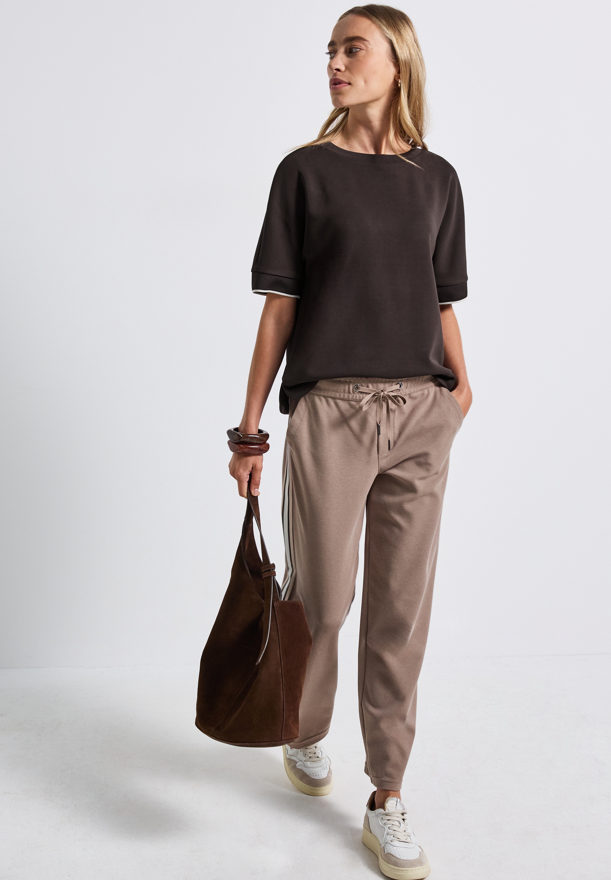 STREET ONE T-Shirt, im Silk Look und mit dezentem Kontrastdetail, Sommershirt