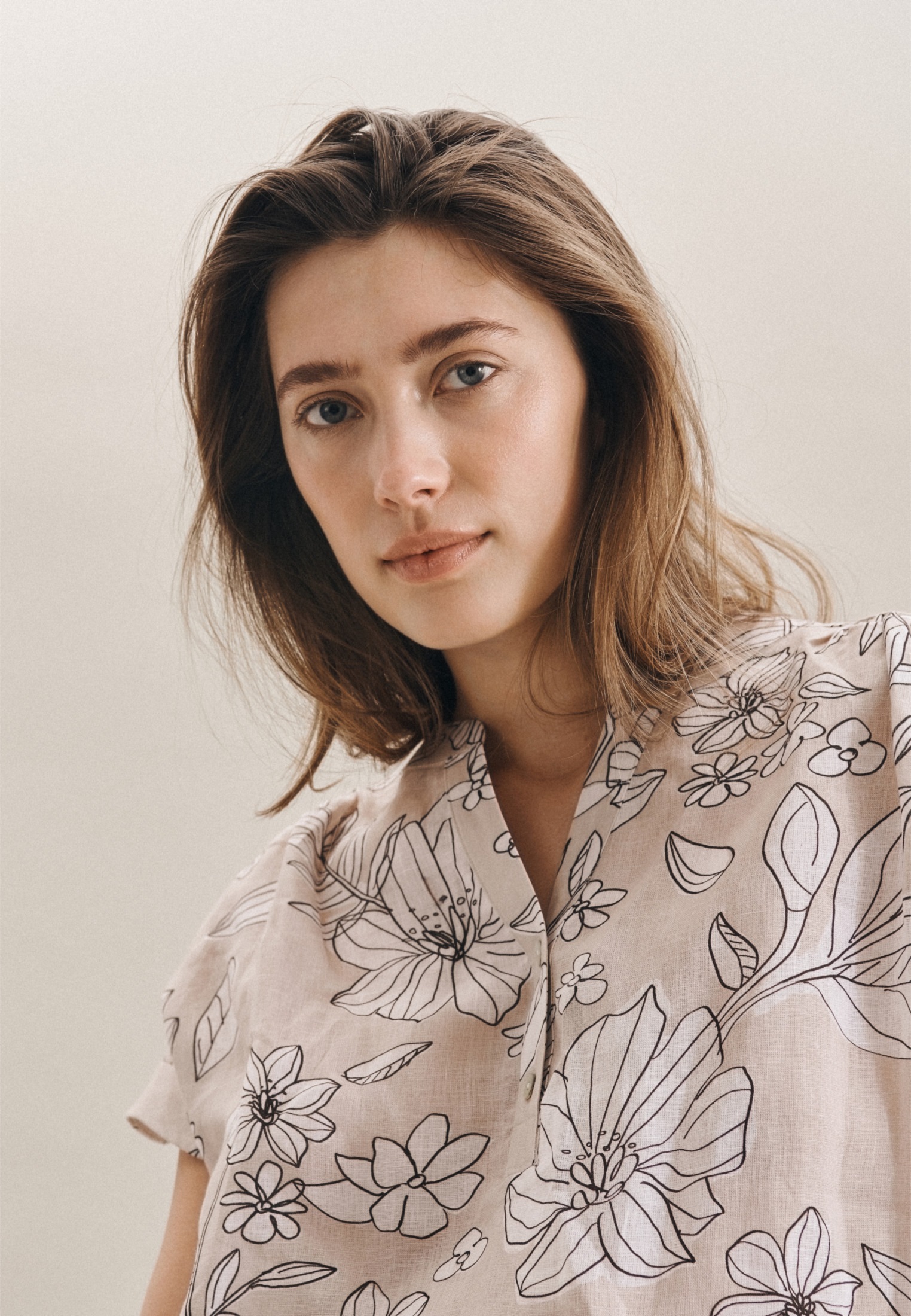seidensticker Schlupfbluse »Schwarze Rose«, Kurzarm V-Neck Floral