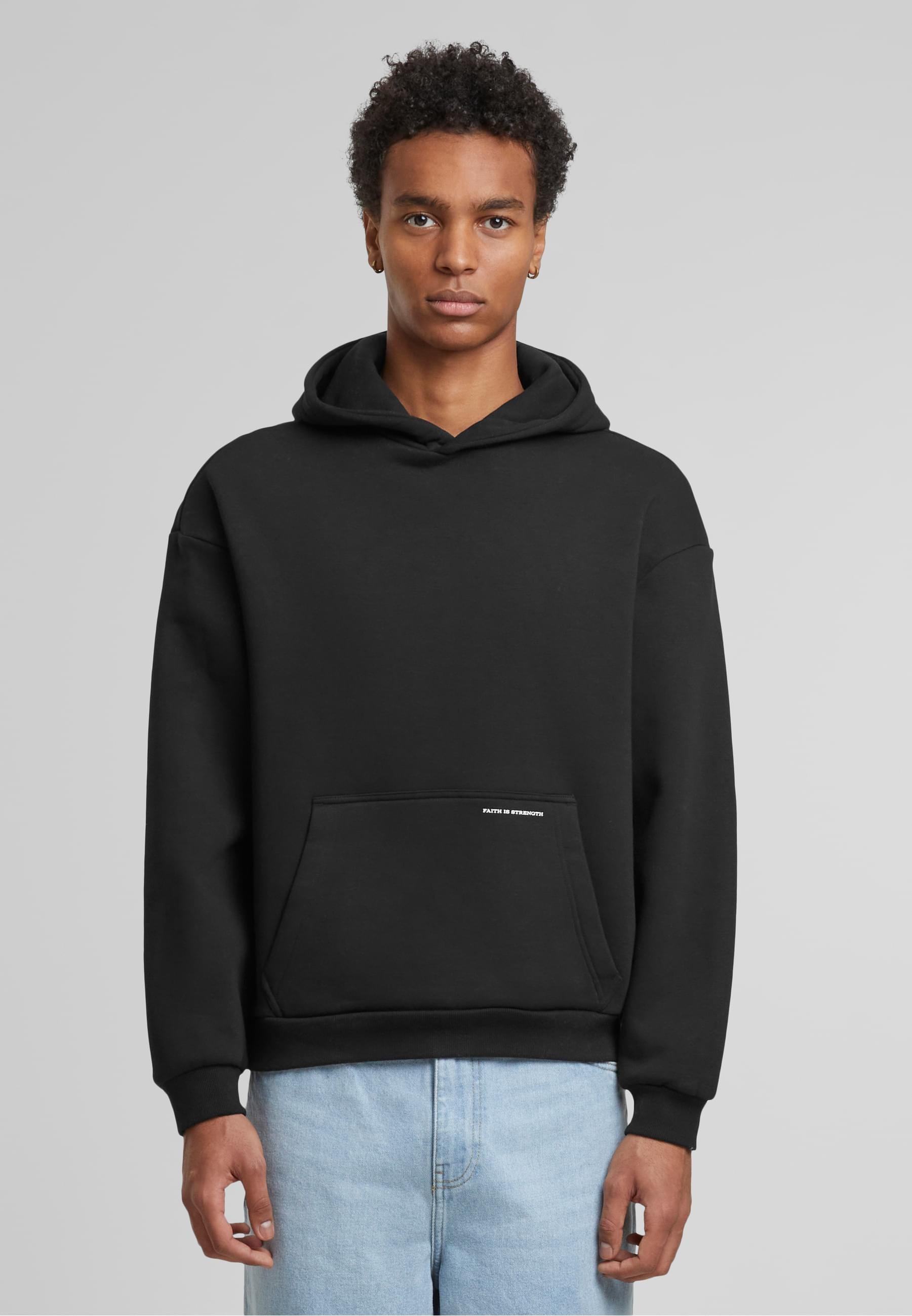 Upscale by Mister Tee Kapuzensweatshirt »Upscale by Mister Tee Faith Is Strength Fluffy Hoody«, (1 tlg.)