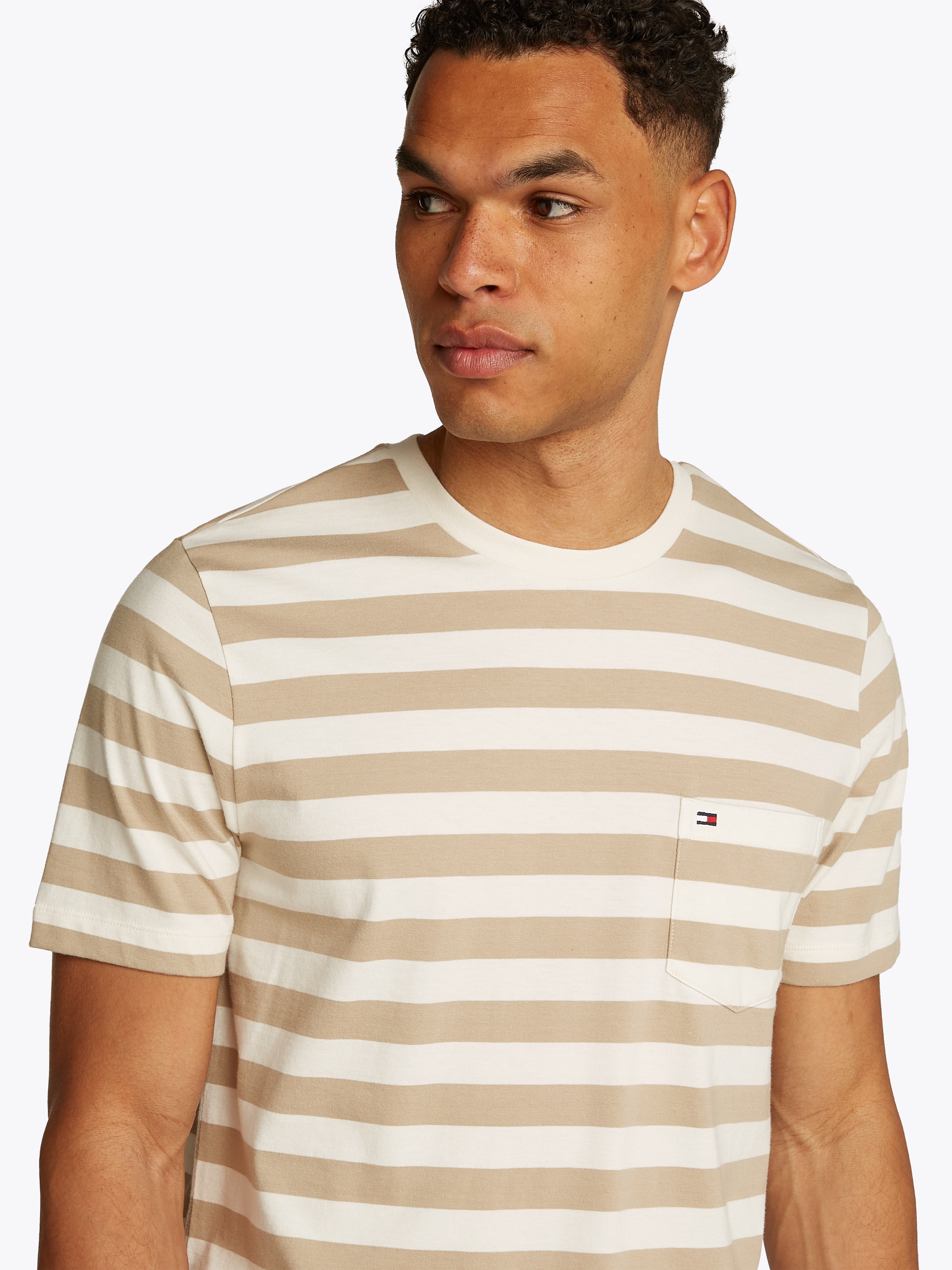 Tommy Hilfiger T-Shirt »ESSENTIAL SOLID POCKET TEE«