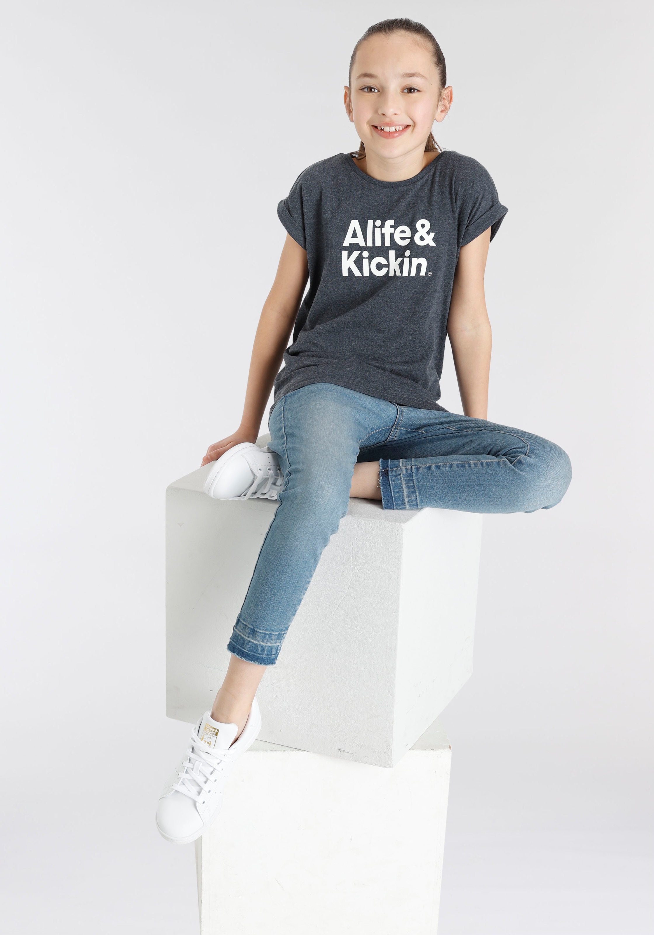 Alife & T-Shirt Logo Kids. online MARKE! »mit BAUR & Kickin Druck«, bestellen Kickin NEUE | für Alife