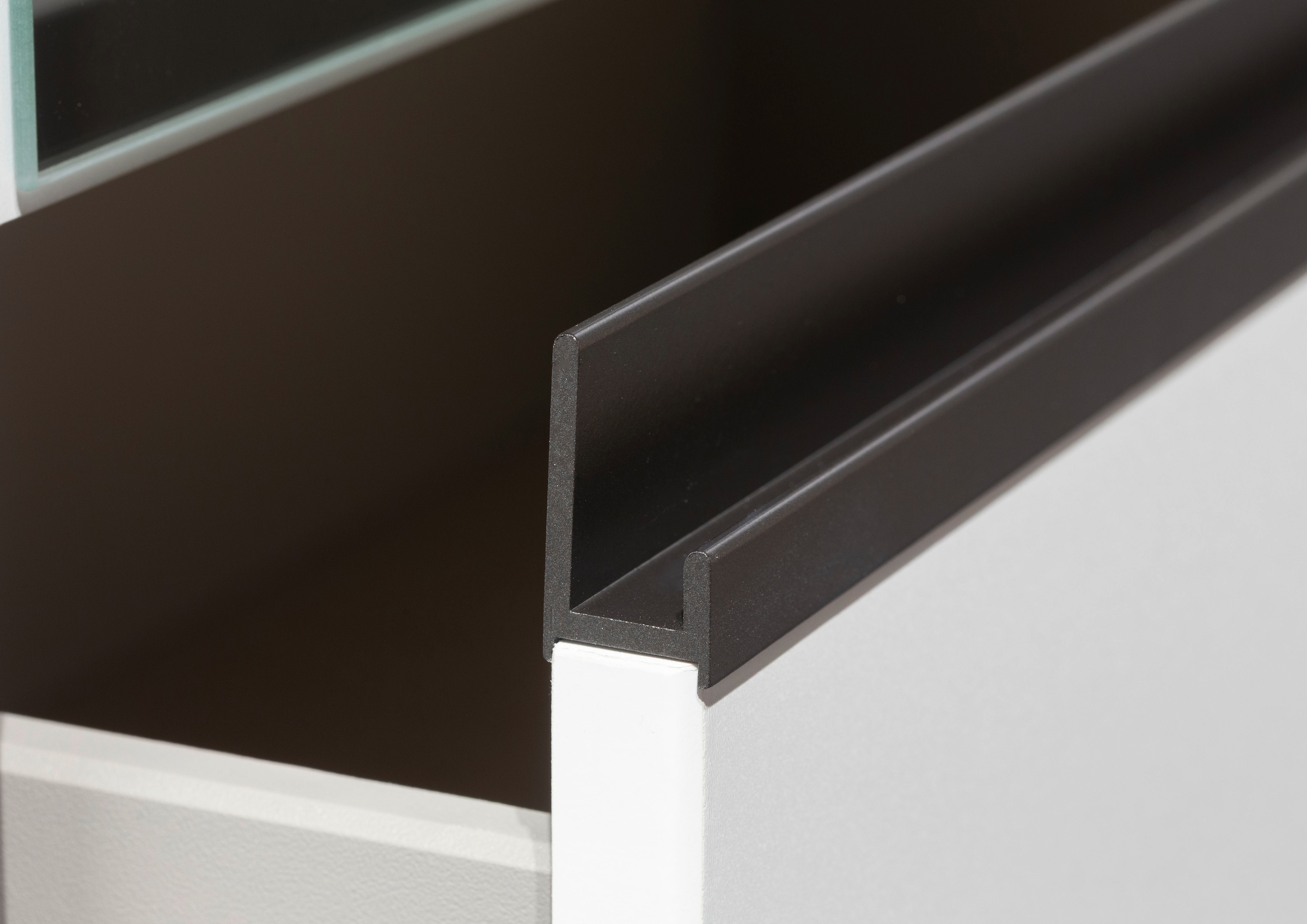 rauch Drehtürenschrank »Kleiderschrank Schrank Garderobe Wäscheschrank COSTA in 3 Breiten«, mit Spiegel, grifflose Front und Push-to-Open Funktion MADE IN GERMANY