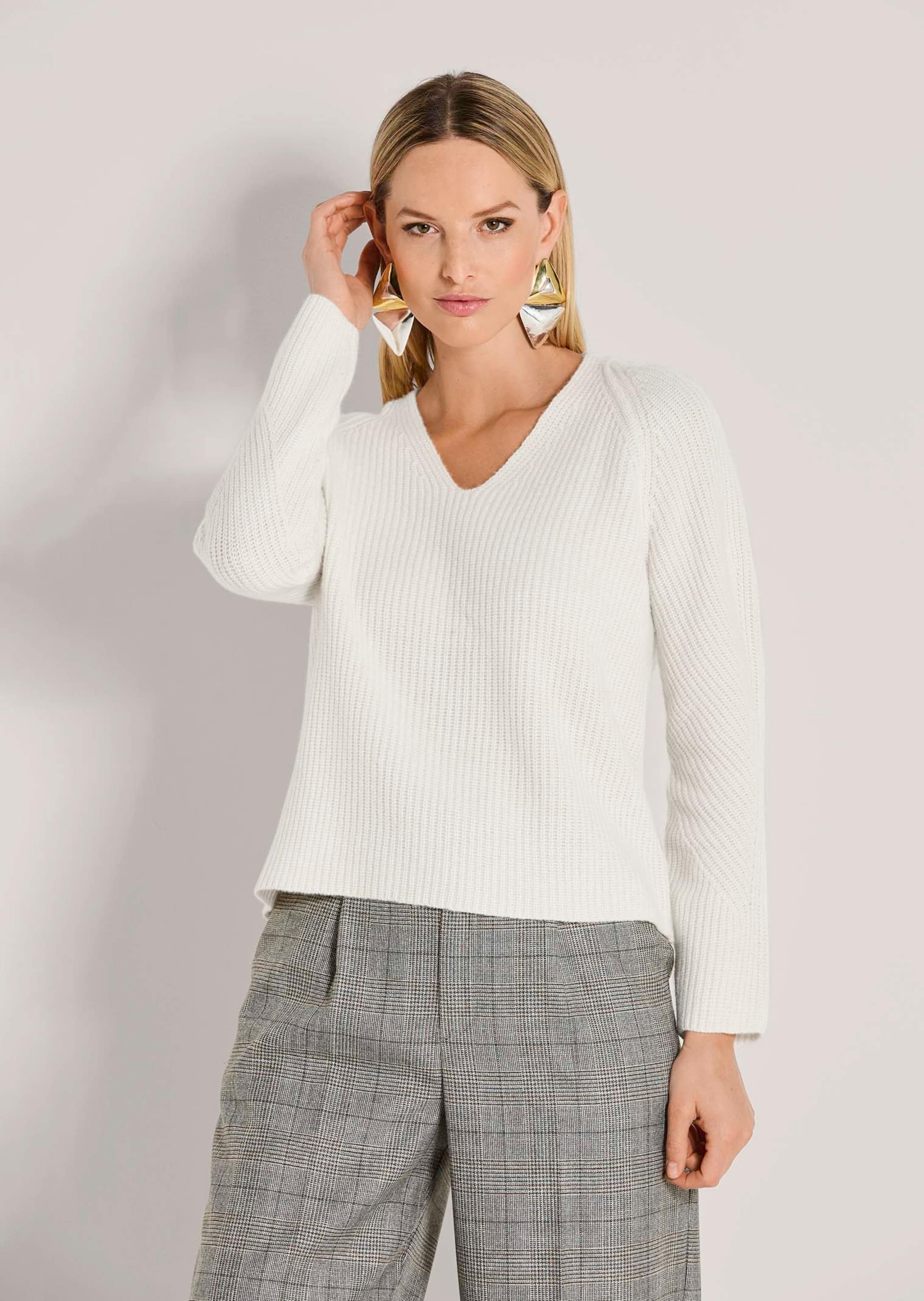 Thumbnail - MADELEINE Longpullover "Strickpullover Lässiger Wollpullover mit V-Ausschnitt" Aufweniges Rippenmuster