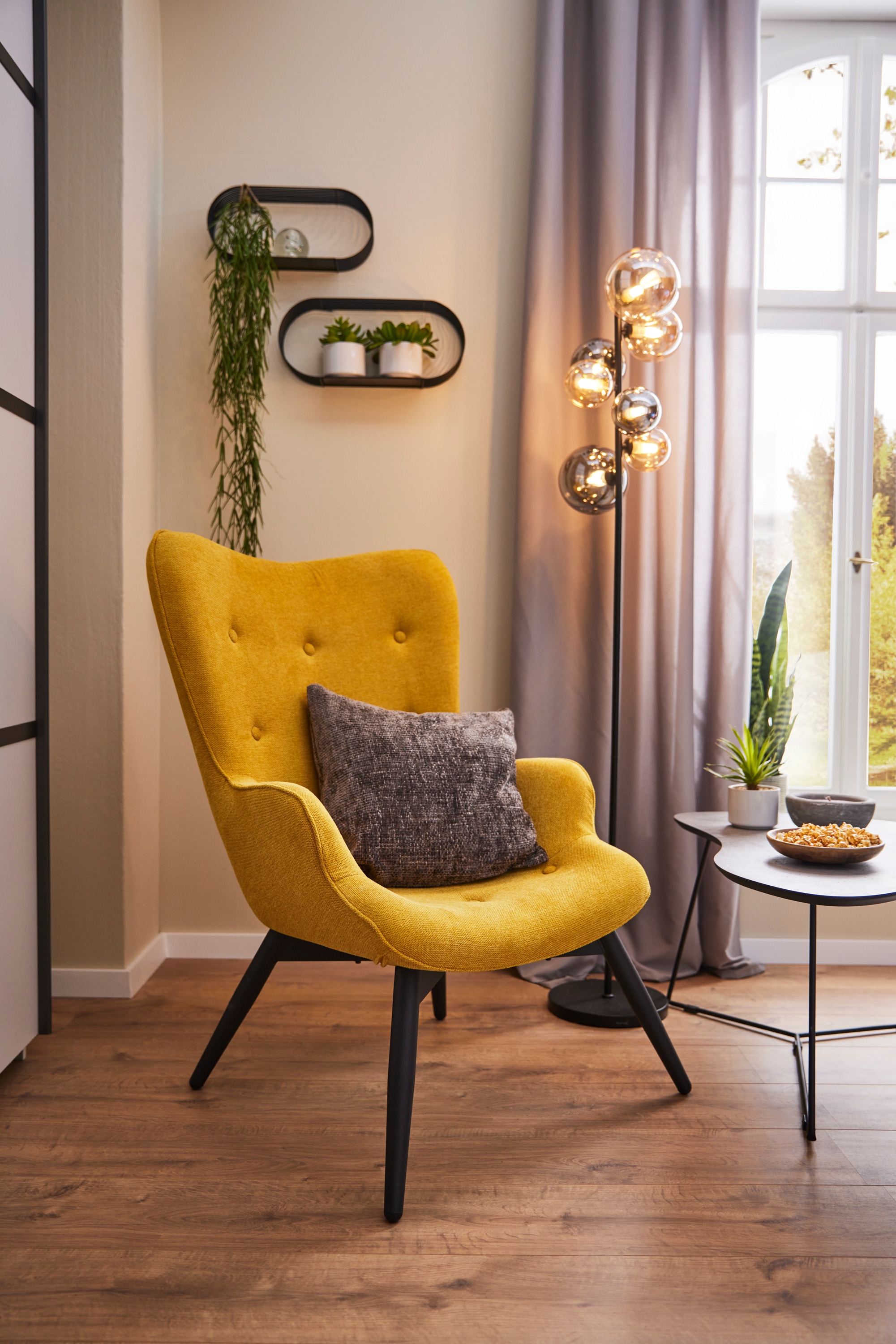 SalesFever Sessel »Komfortabler Relaxsessel zum Entspannen«, (1 St.), Zierknöpfe in der Rückenlehne