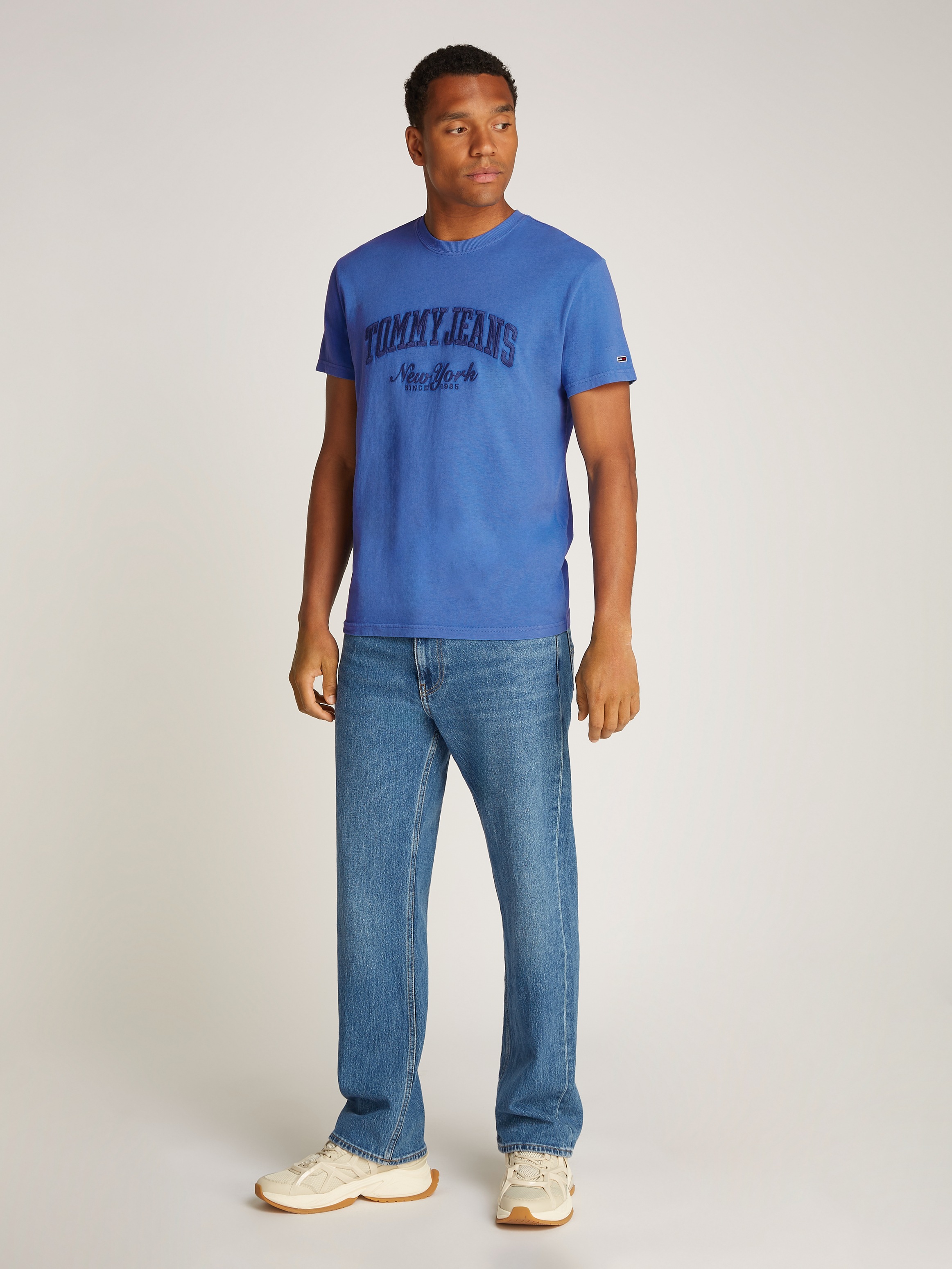 Tommy Jeans T-Shirt »TJM REG VINTAGE VARSITY TEE«, mit großem Logo