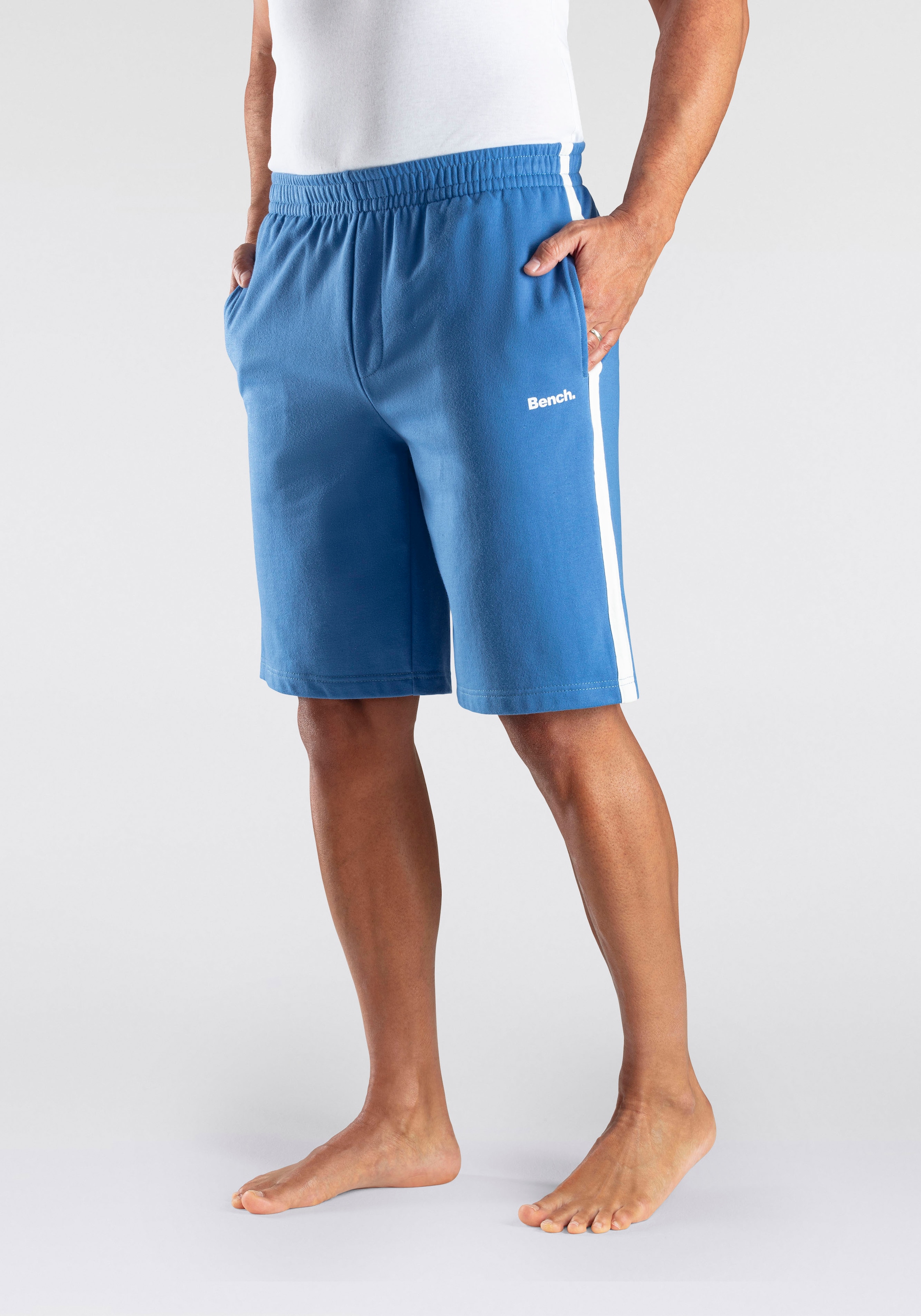 Bench. Loungewear Sweatshorts "kurze Relaxshort, Jogginghose,", weicher Sweat-Qualität