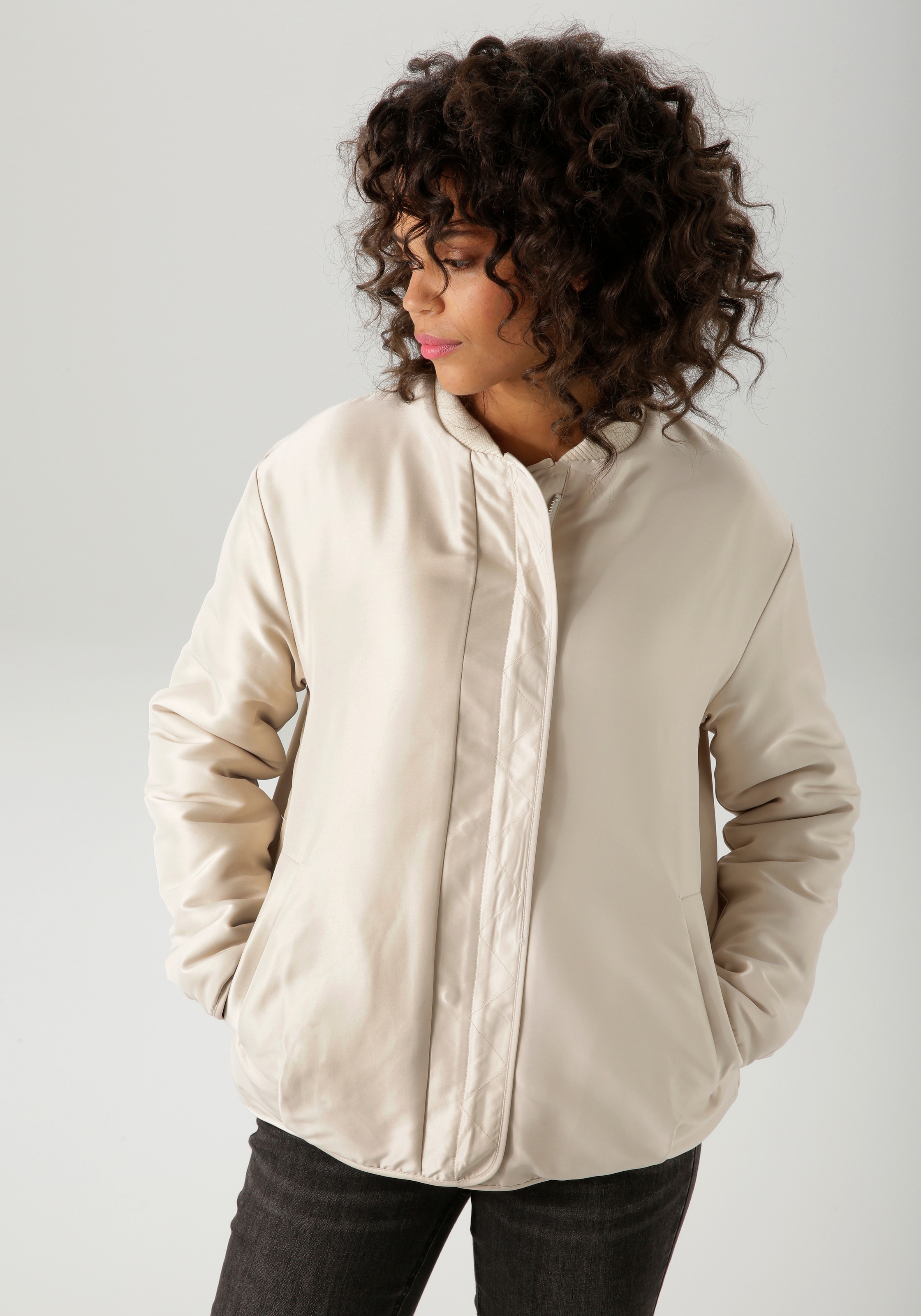 Aniston CASUAL Wendejacke, aus kuscheligem Plüsch und glattem Webstoff - NEUE KOLLEKTION