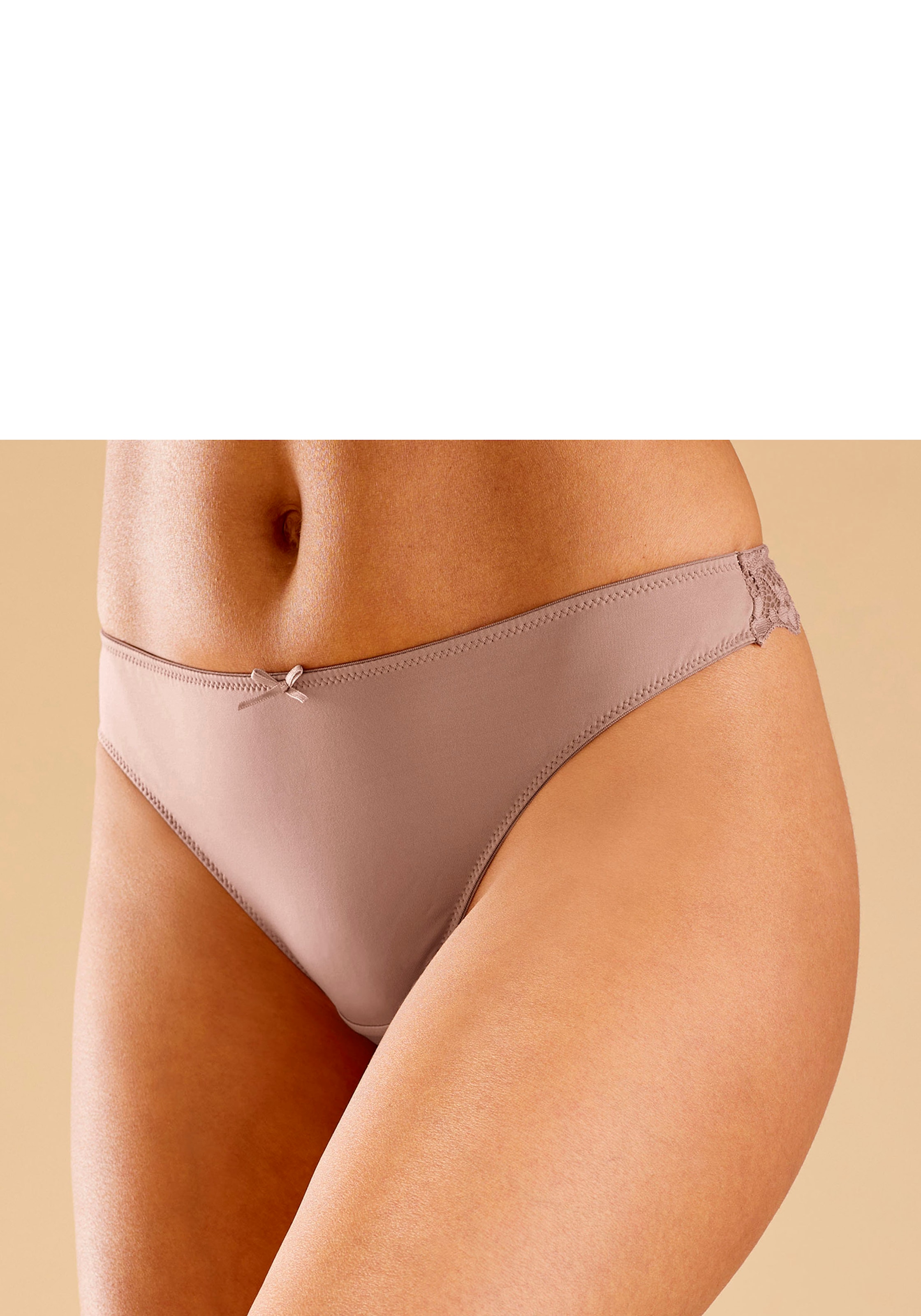 petite fleur String, (3 St.), hinten komplett aus zarter Jacquardspitze