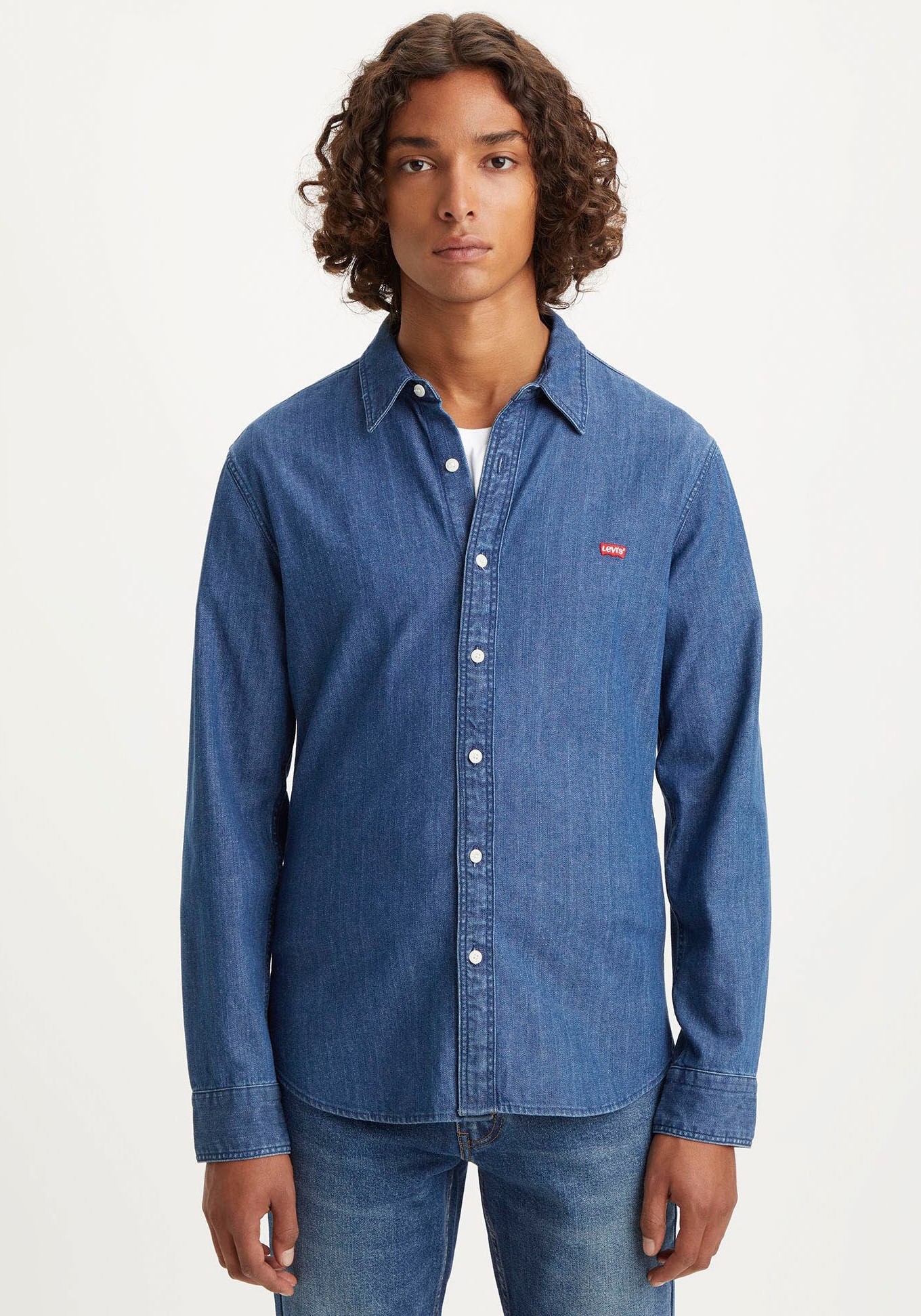 Levi's® Jeanshemd »BATTERY HM SHIRT SLIM«, mit Logo-Badge auf der Brust