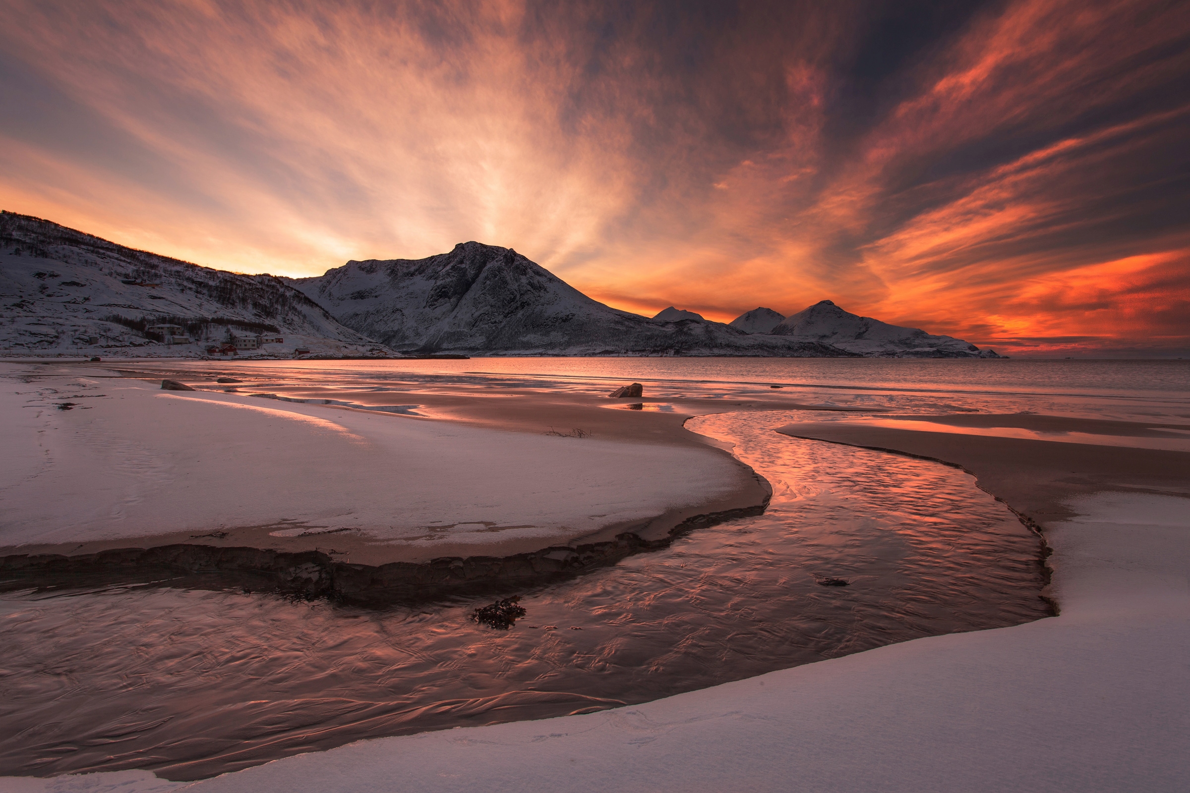 Papermoon Fototapete "Photo-Art JAROSLAV ZAKRAVSKY, GOLDENER SONNENUNTERGANG"