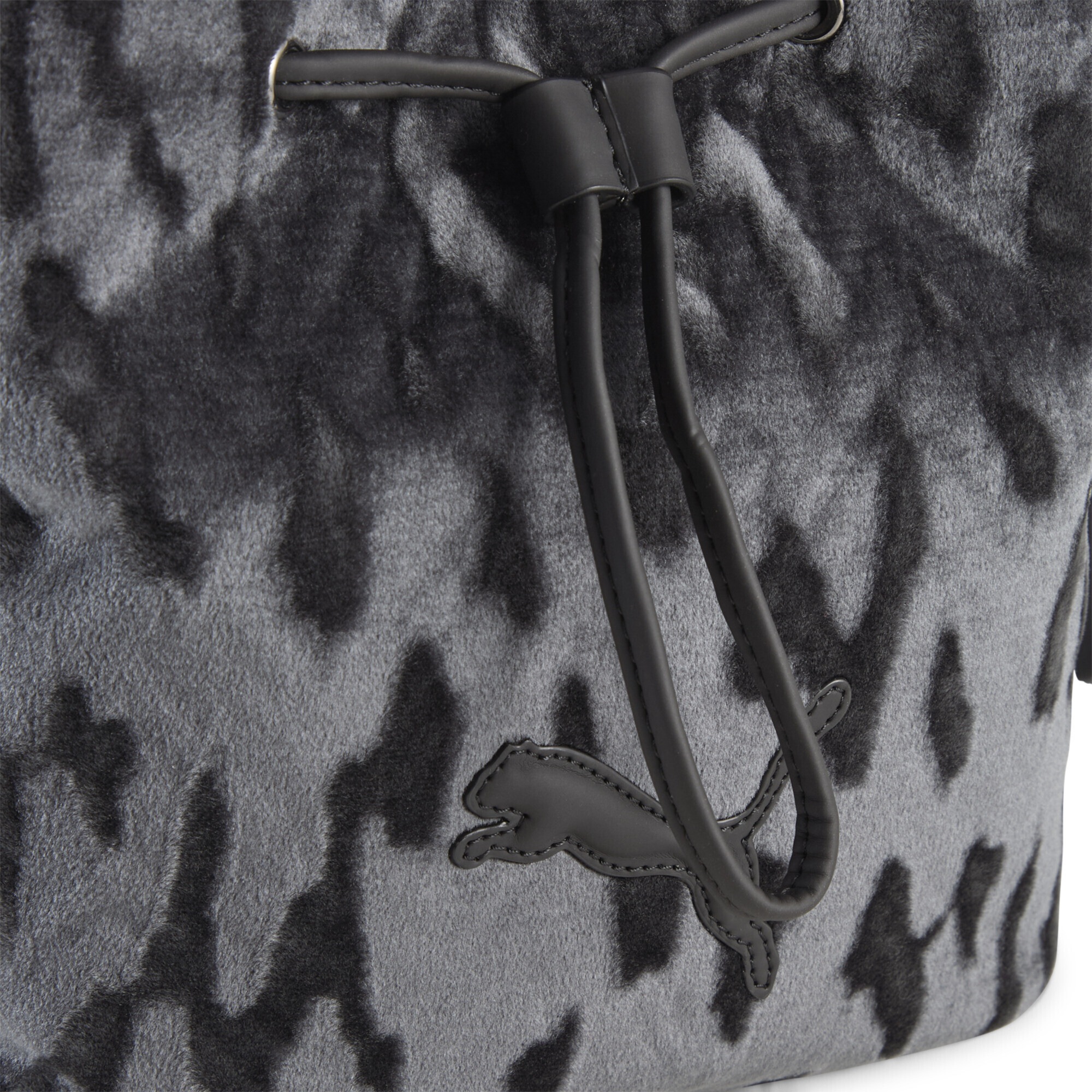 PUMA Freizeittasche »Plush 4,5 l Bucket-Bag Damen«