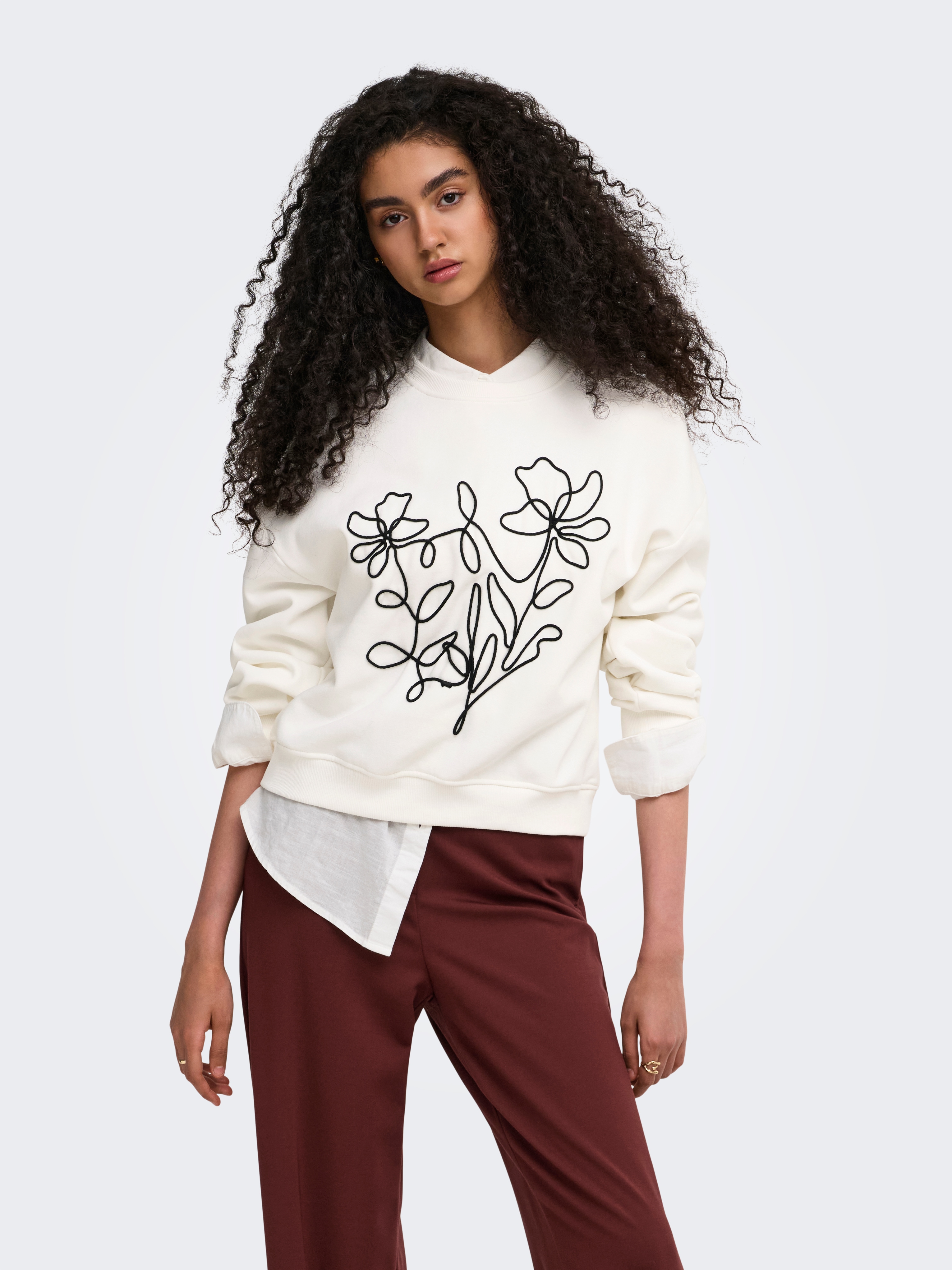ONLY Sweatshirt "ONLBROOKLYN L/S EMBROIDERY BOX SWT", Baumwollmischung, regular fit