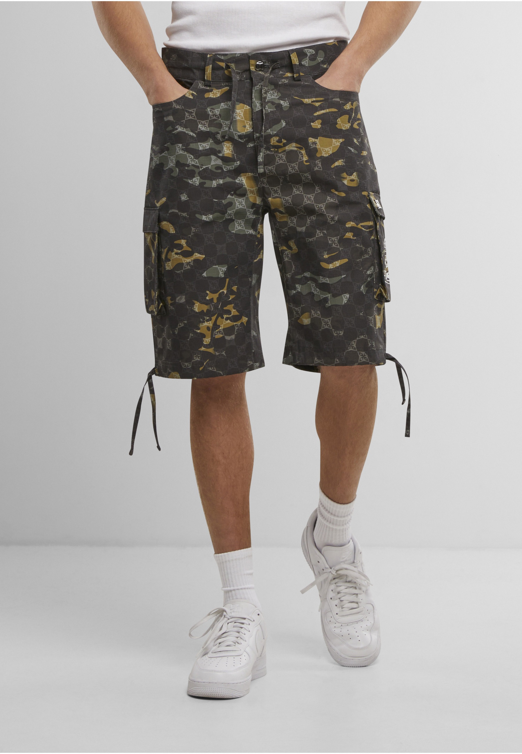 PEQUS Cargoshorts »PEQUS PEQUS Aether Camo Shorts«