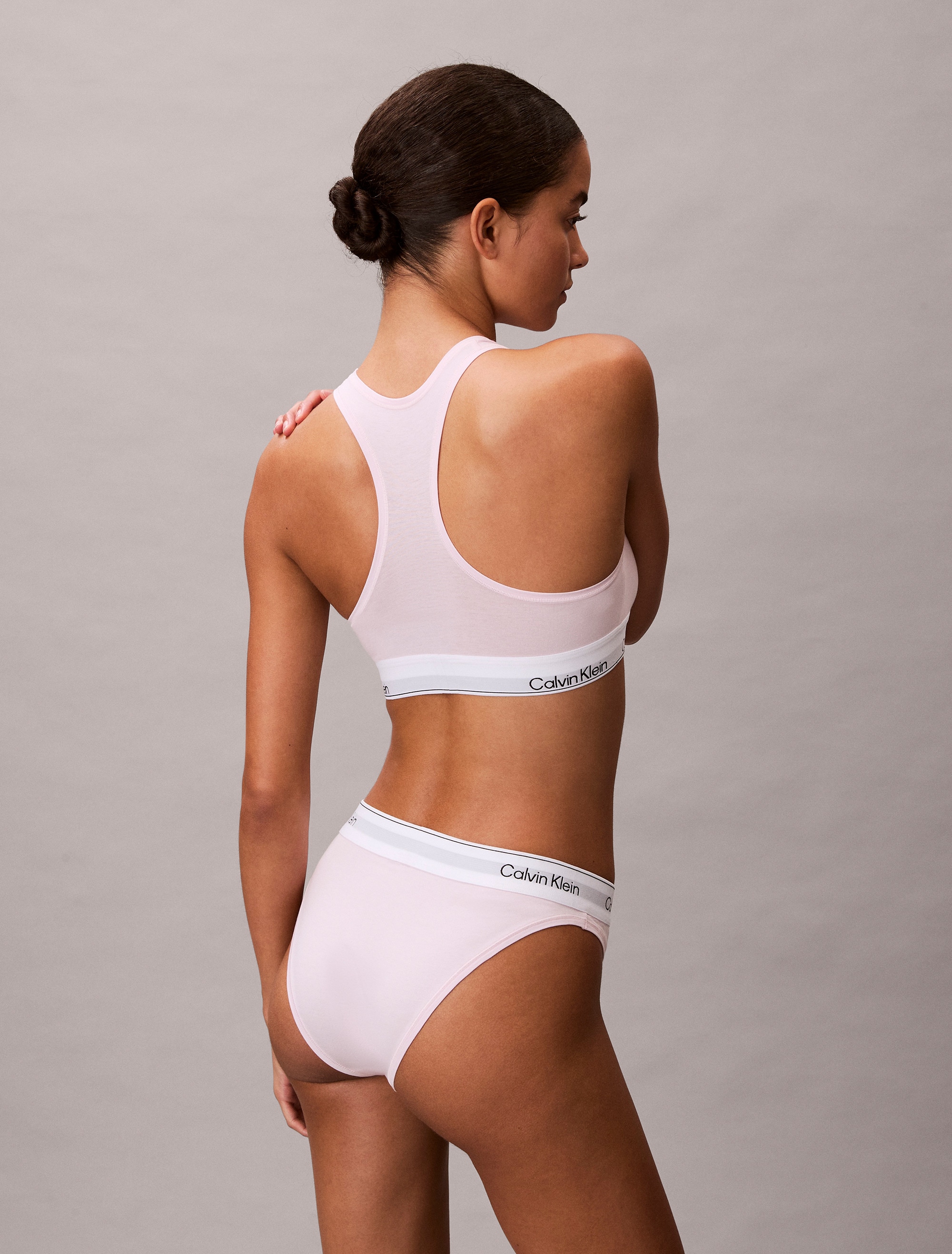 Calvin Klein Underwear Tanga »HIGH LEG TANGA« Körpernahe Passform mit elastischem Bund
