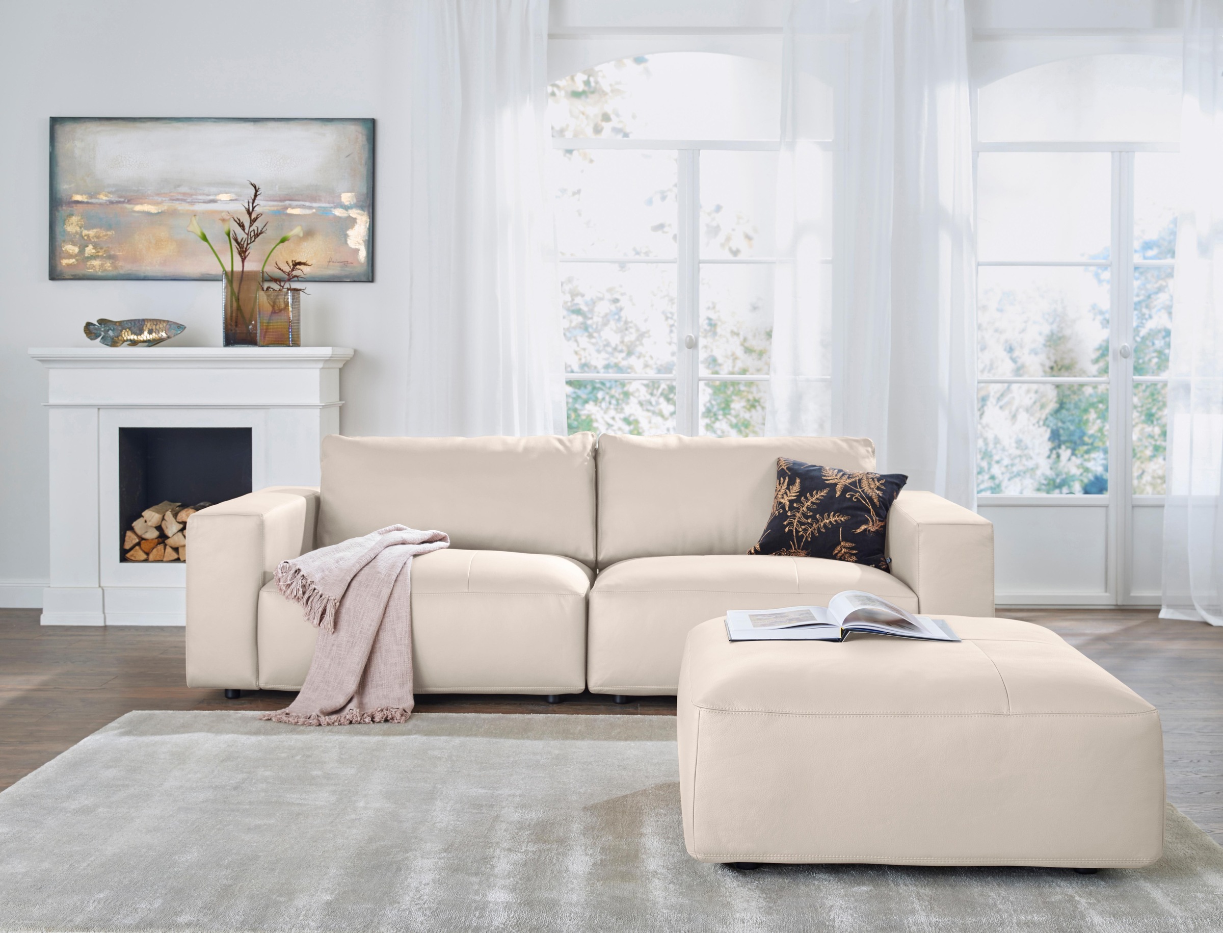 Hocker MUSTERRING "LUCIA", beige (beige bax), B:100cm H:43cm T:100cm, Flachgewebe VALMONT (60% Baumwolle/40% Leinen);Leder PURO, pigmentiertes Leder;Microfaser CRONA (100% Polyester);Flachgewebe FLORIS (100% Polyester);Leder BAX, pigmentiertes Leder, Hock 2