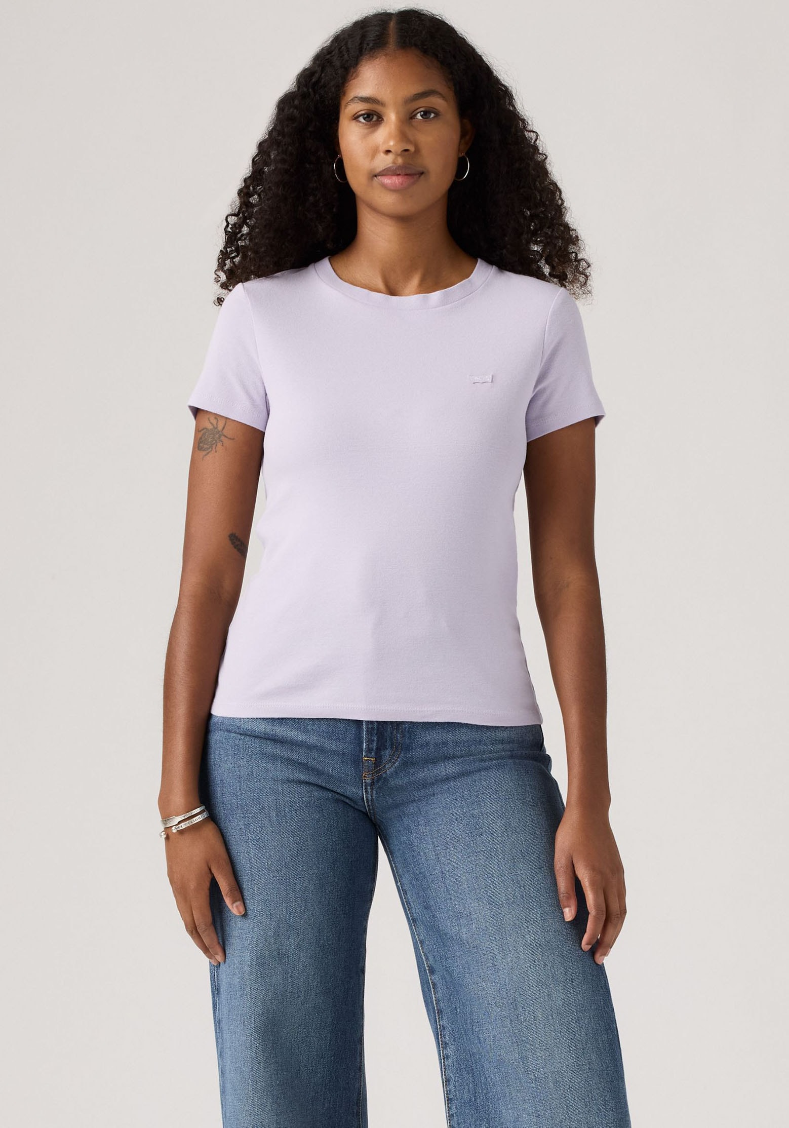 Levis T-Shirt "ESSENTIAL HM SS TEE", Taillierter Schnitt günstig online kaufen