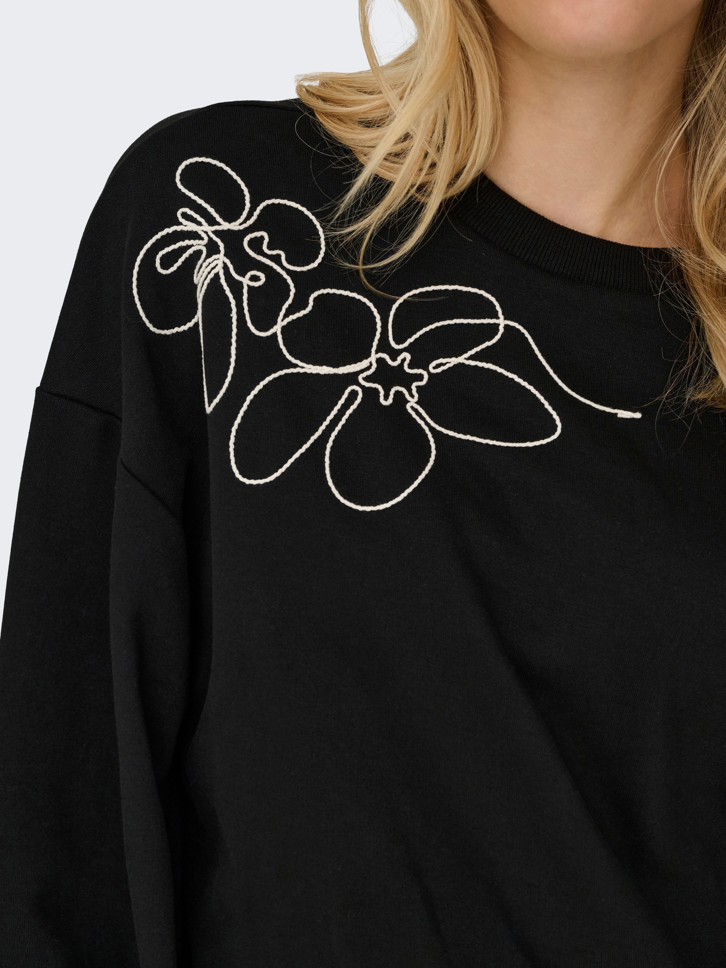 ONLY Sweatshirt "ONLBROOK L/S CHEST EMB CS SWT" günstig online kaufen
